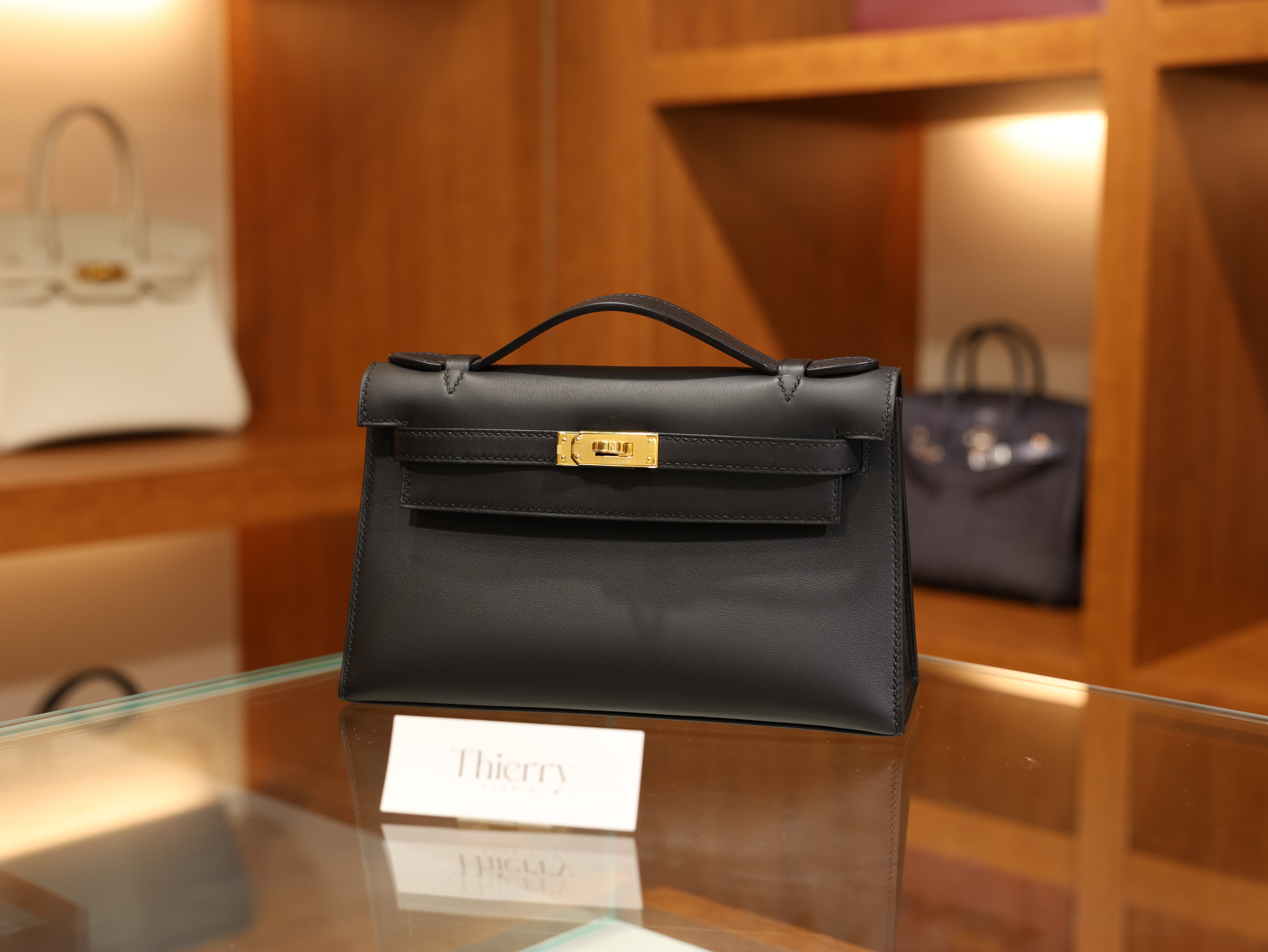 켈리 포쉐트 스위프트 블랙 금장