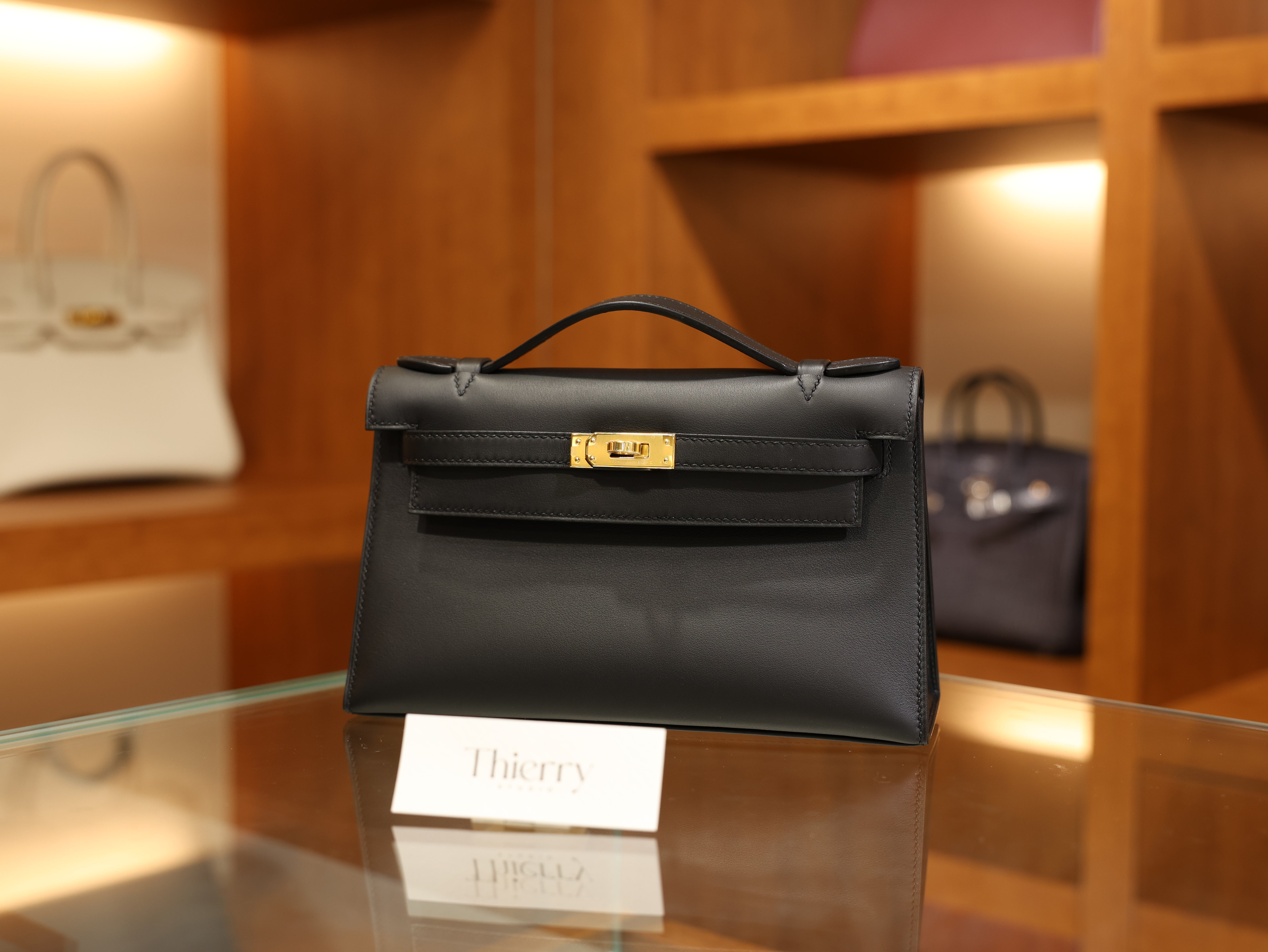 켈리 포쉐트 스위프트 블랙 금장