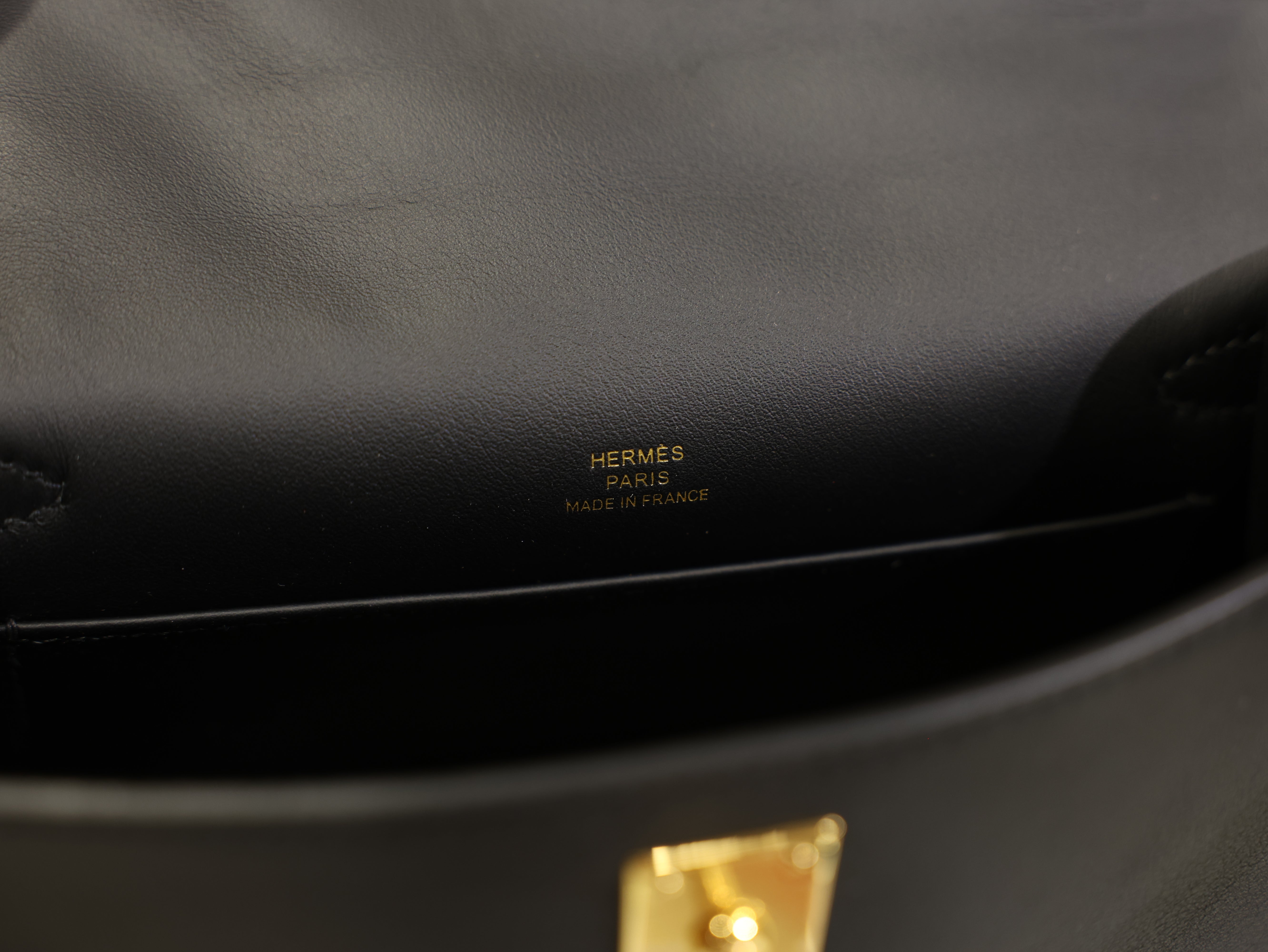 켈리 포쉐트 스위프트 블랙 금장