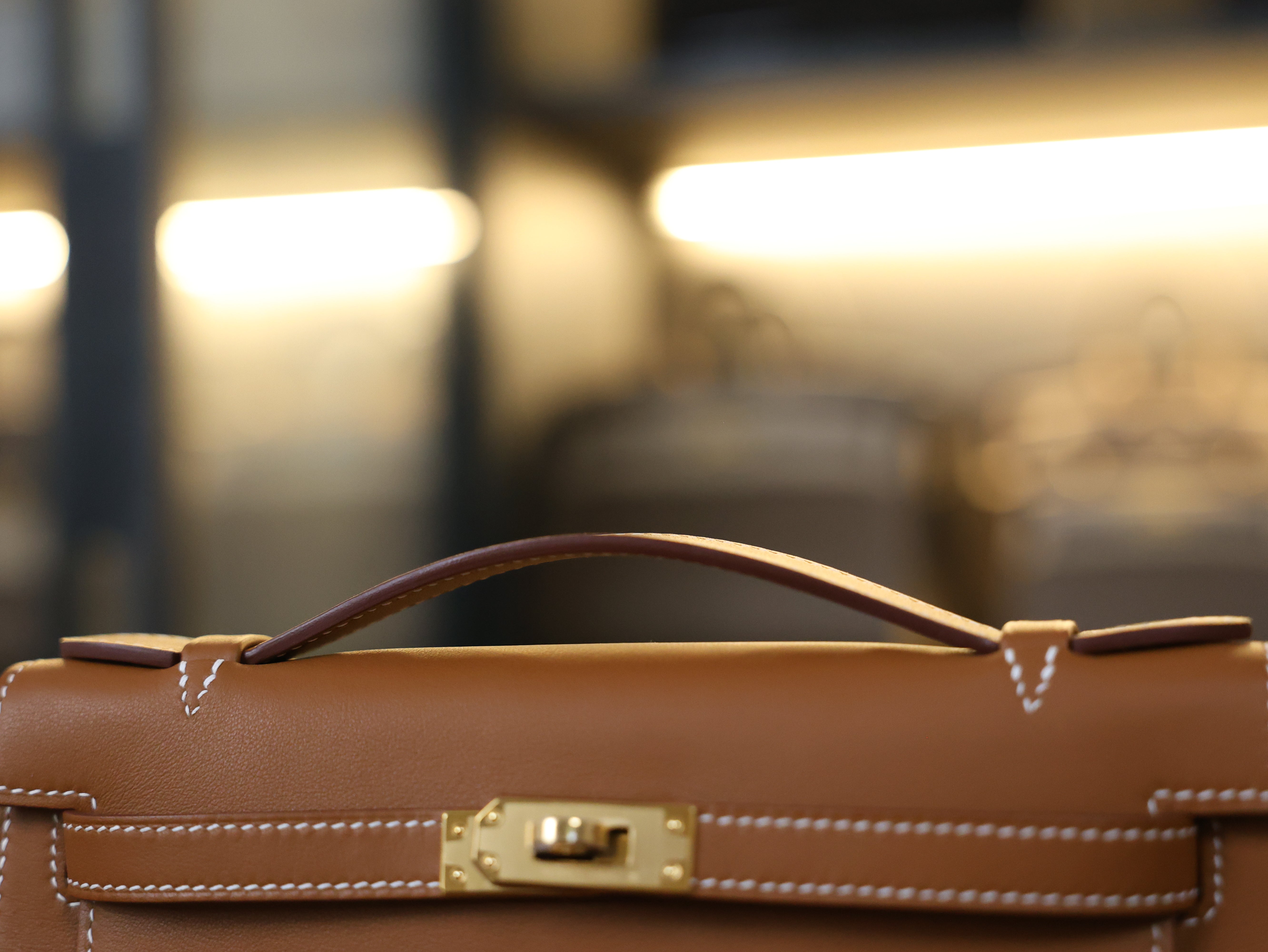 켈리 포쉐트 스위프트 골드 금장