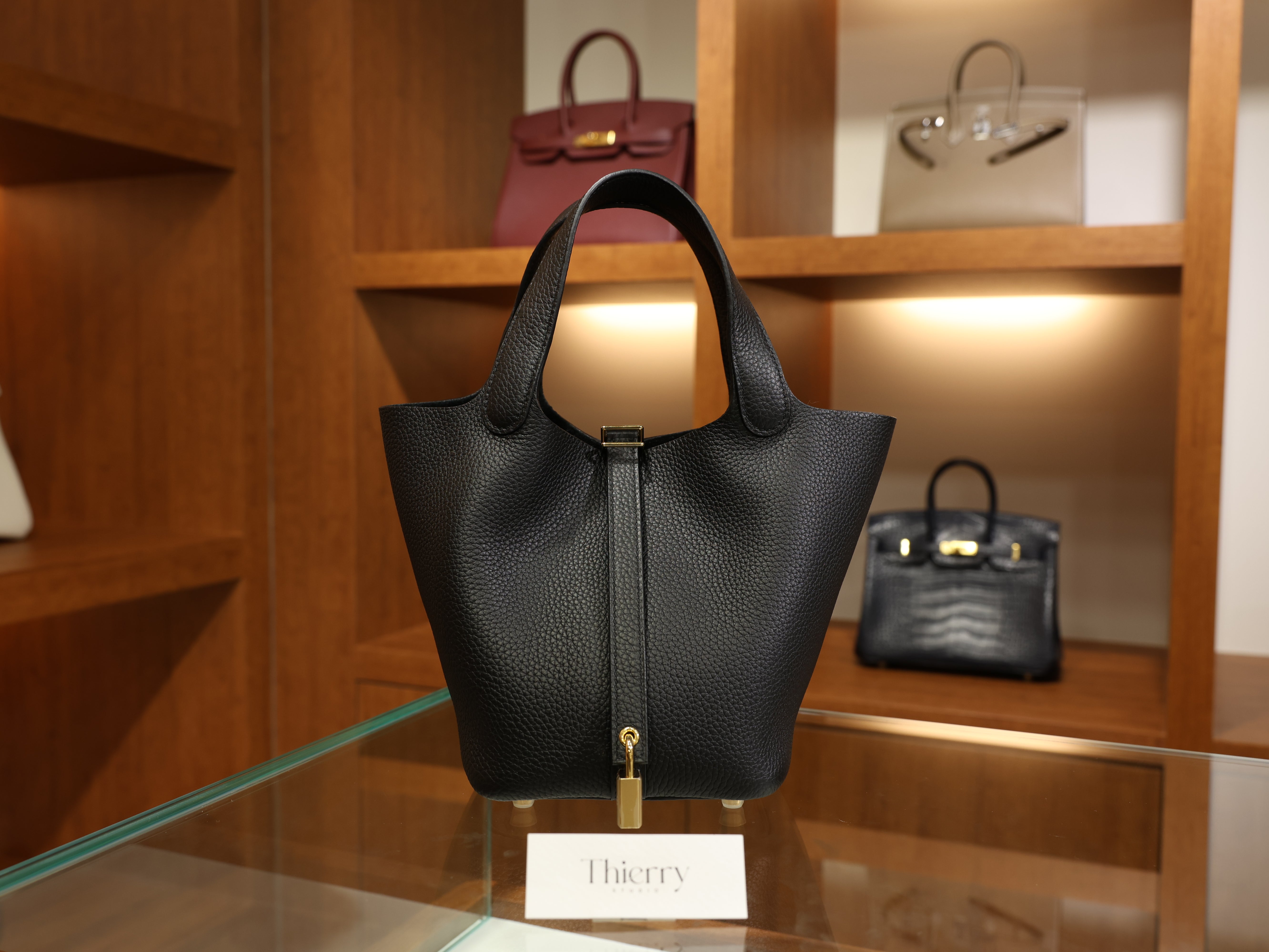 피코탄 18 끌레망스 블랙 금장