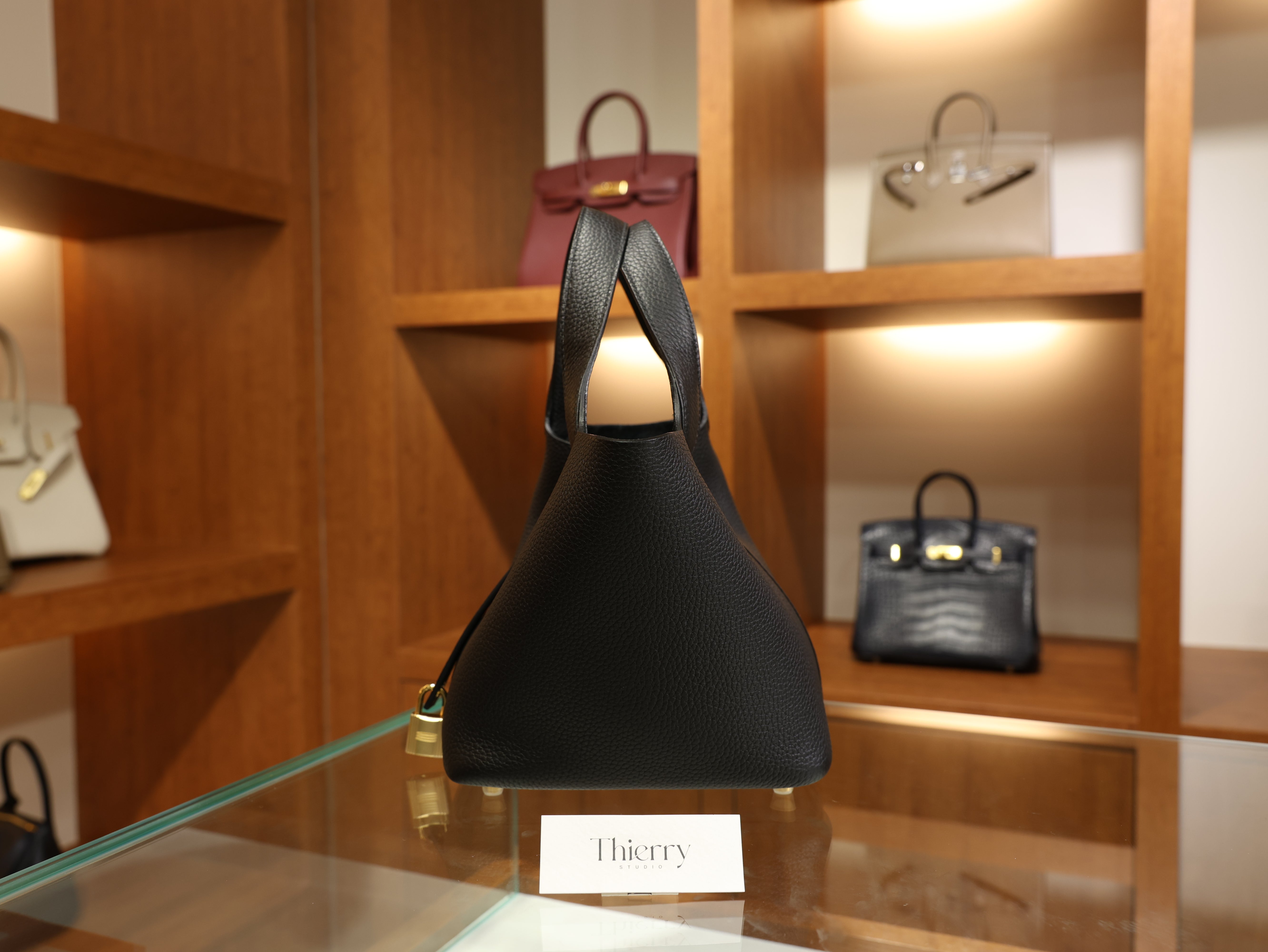 피코탄 18 끌레망스 블랙 금장