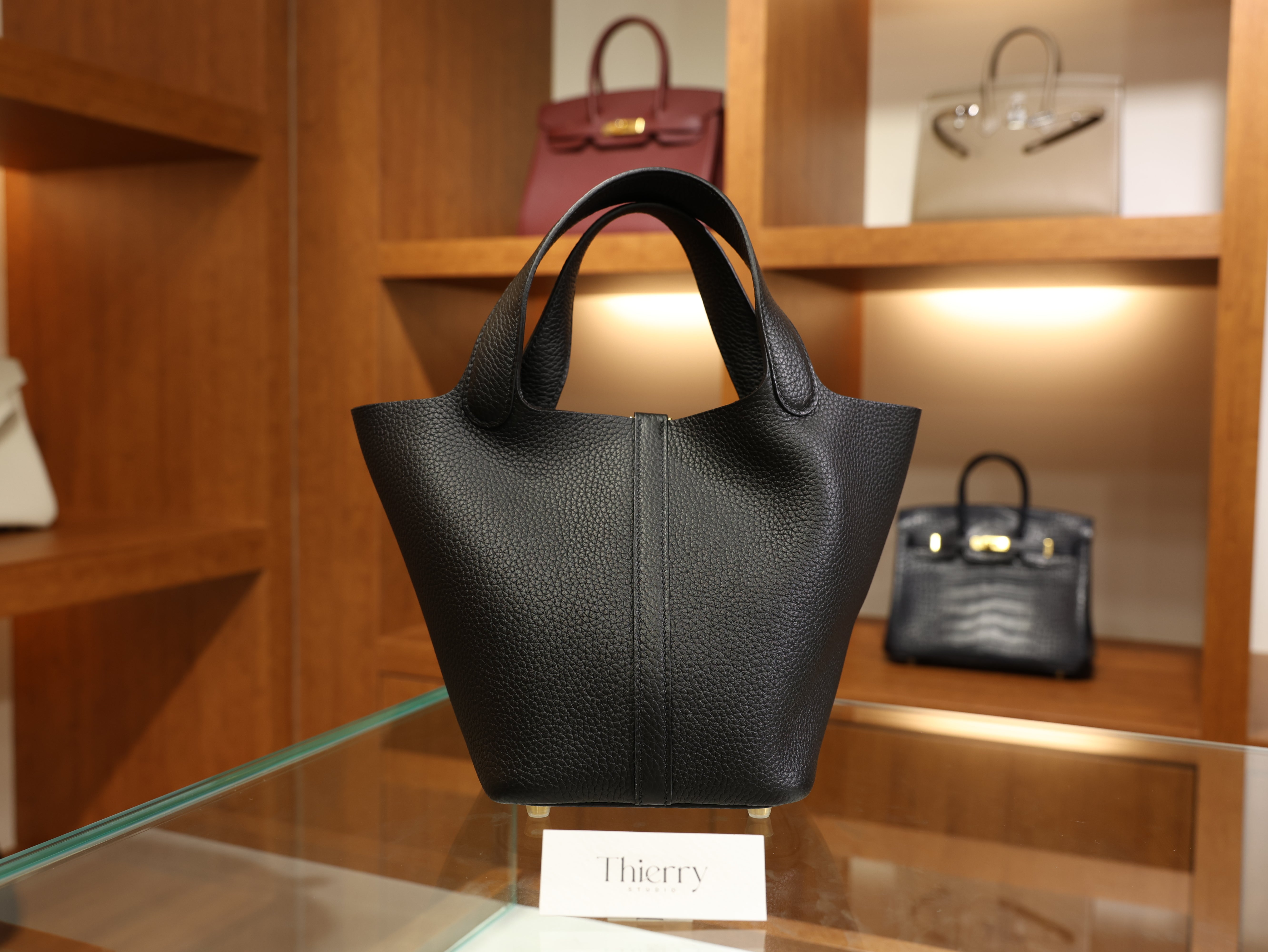 피코탄 18 끌레망스 블랙 금장