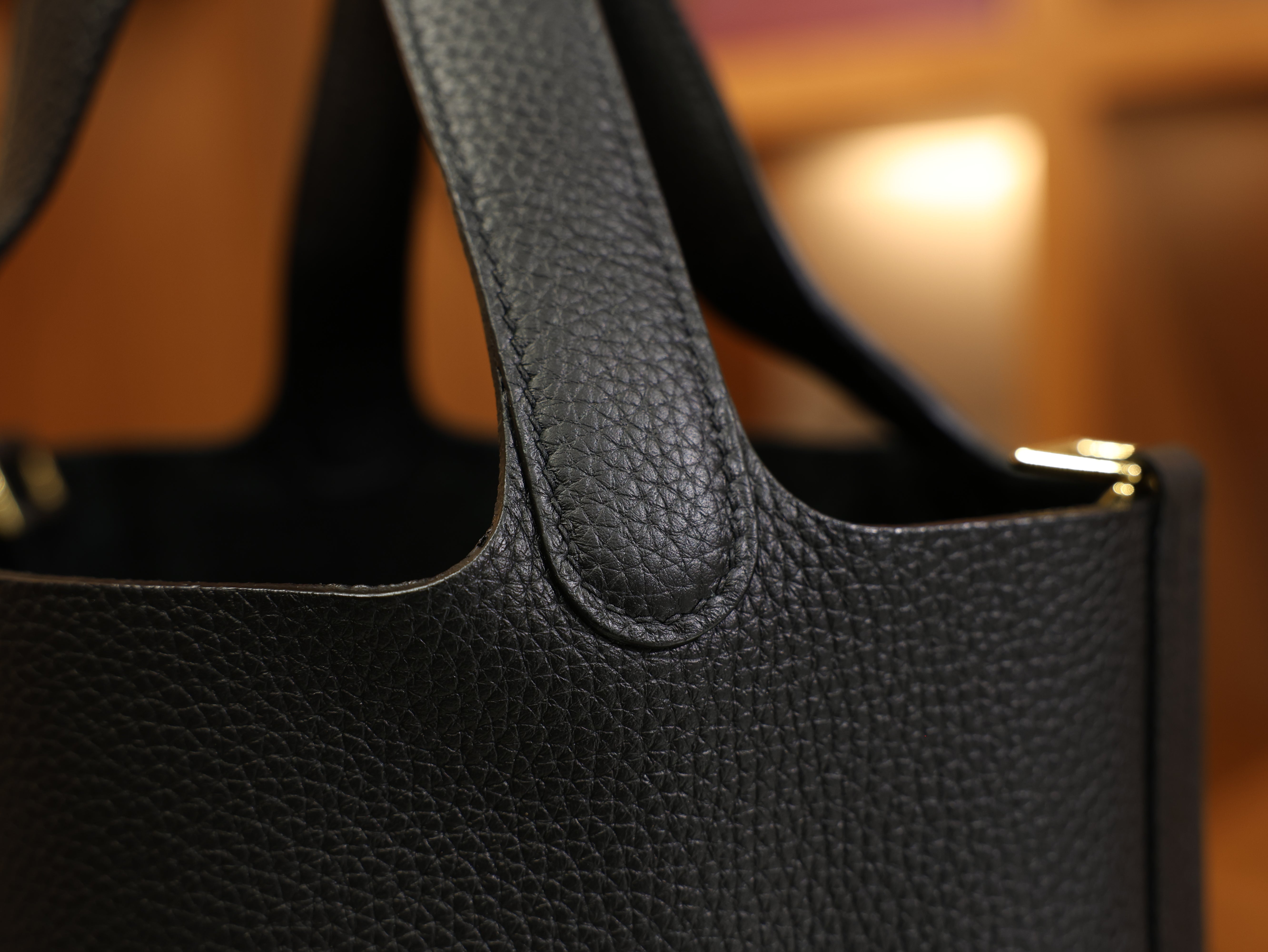 피코탄 18 끌레망스 블랙 금장