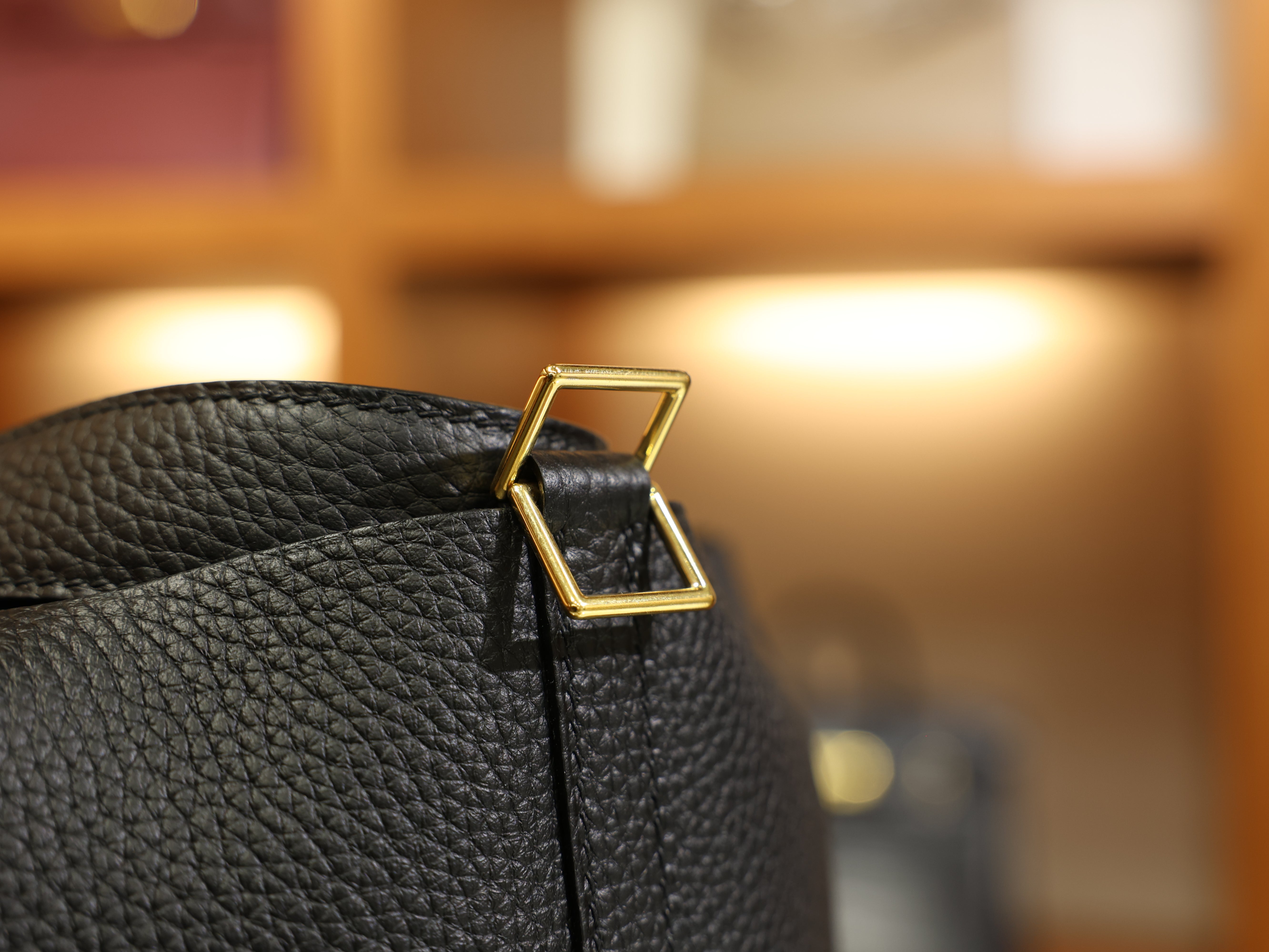 피코탄 18 끌레망스 블랙 금장