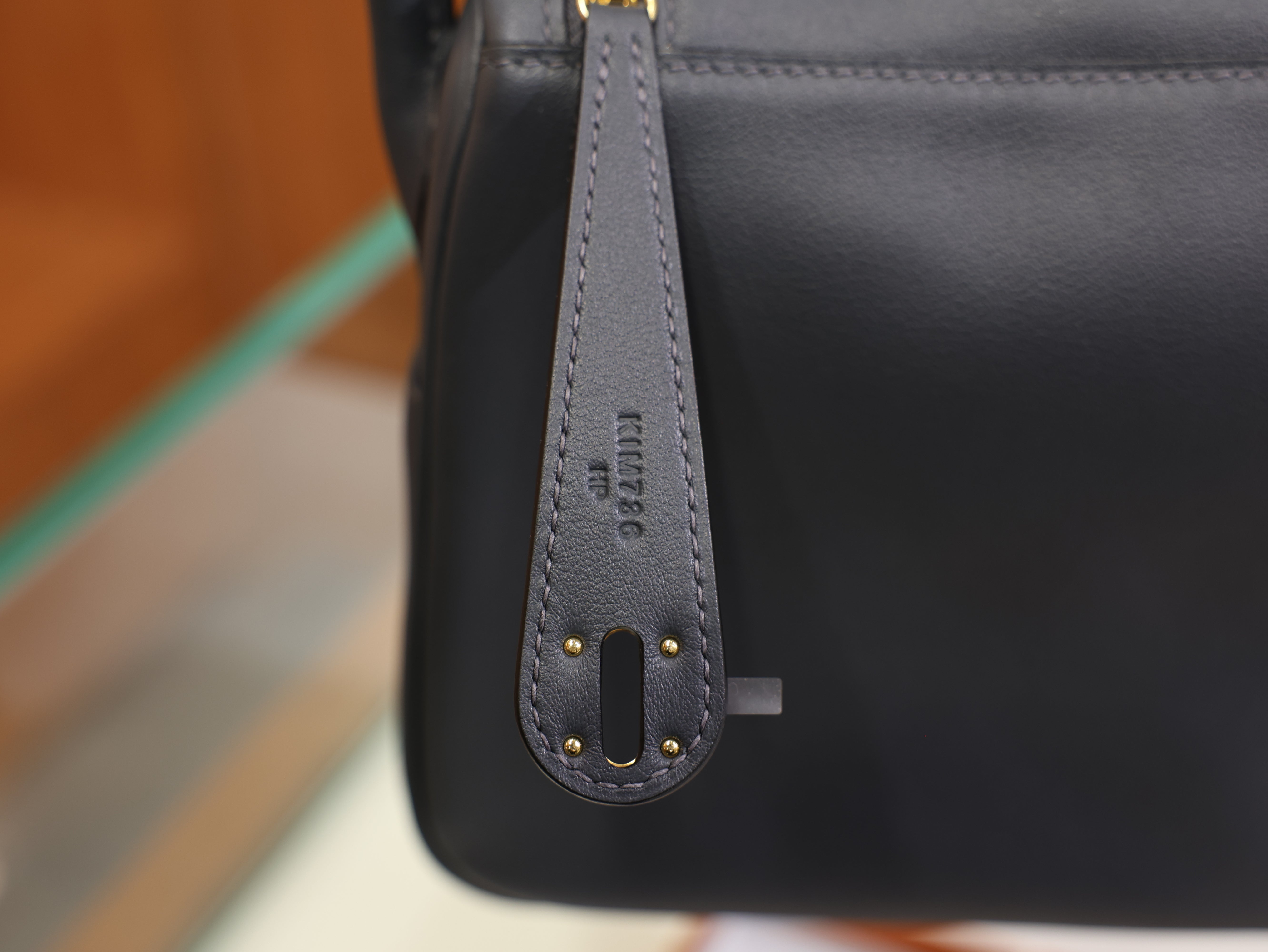 린디 26 스위프트 그리스 미스티 & 블랙 금장