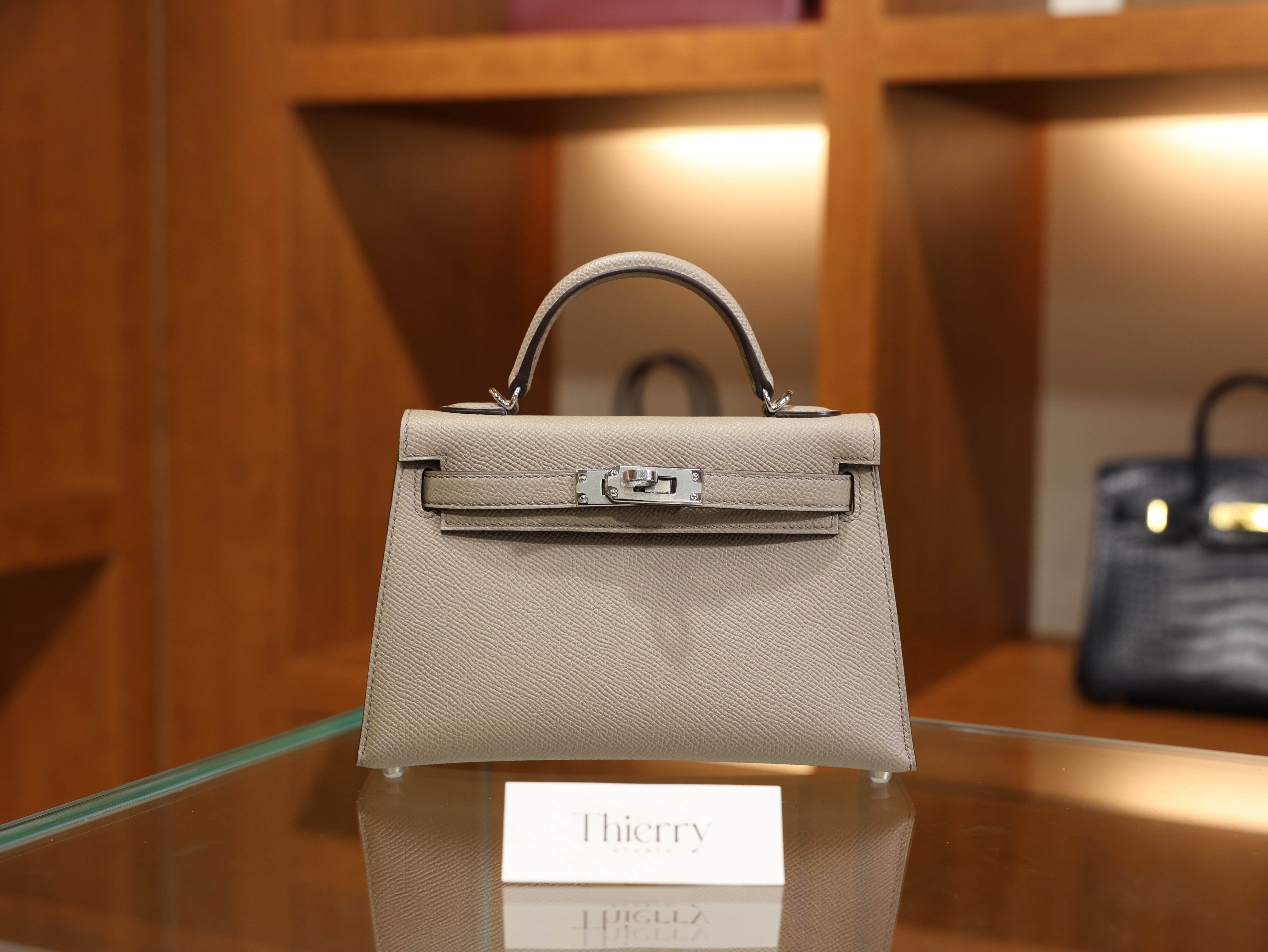 미니 켈리 앱송 그리스 아스팔트 은장