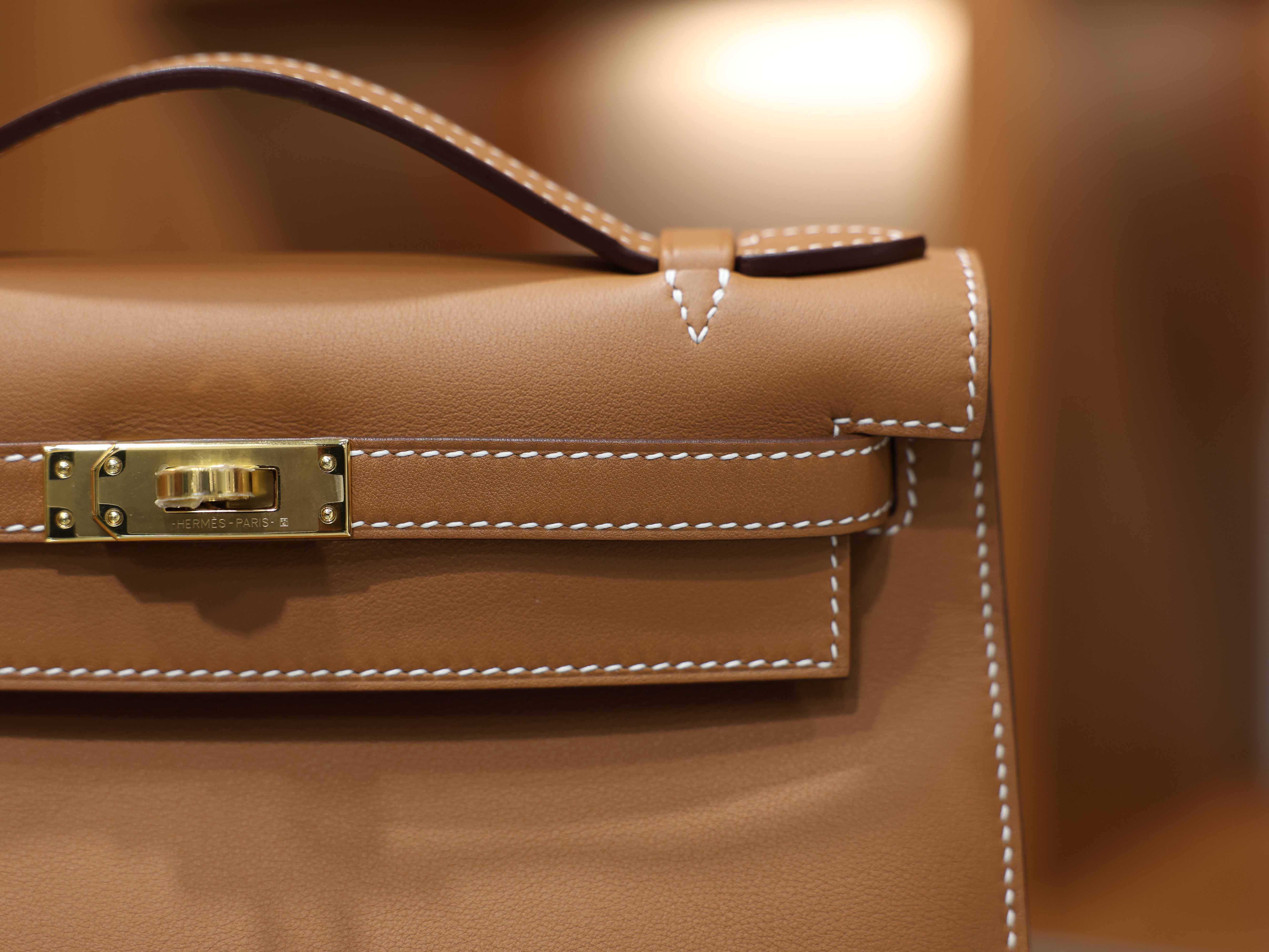 켈리 포쉐트 스위프트 골드 금장