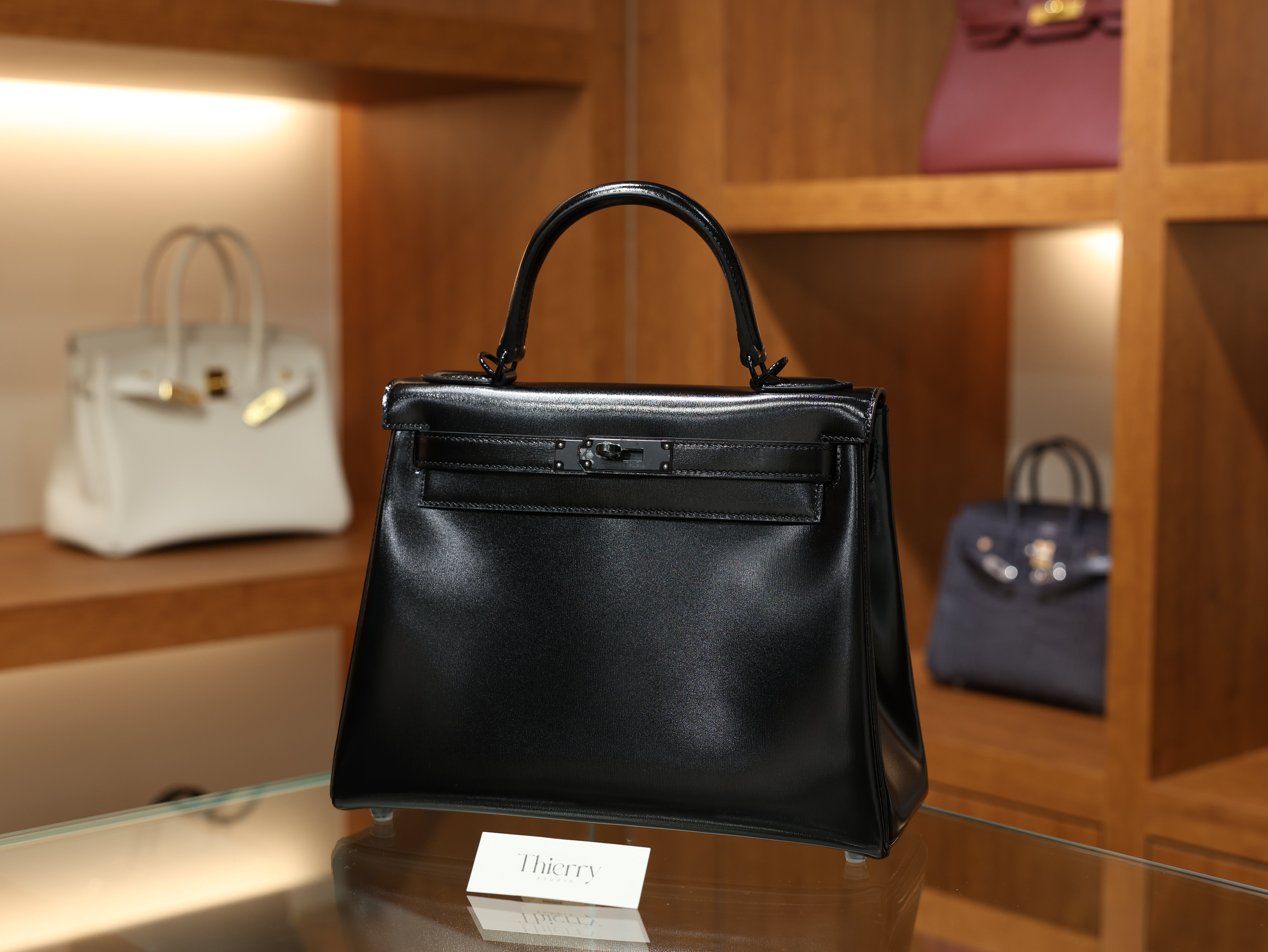 켈리 28 르투르네 쏘블랙