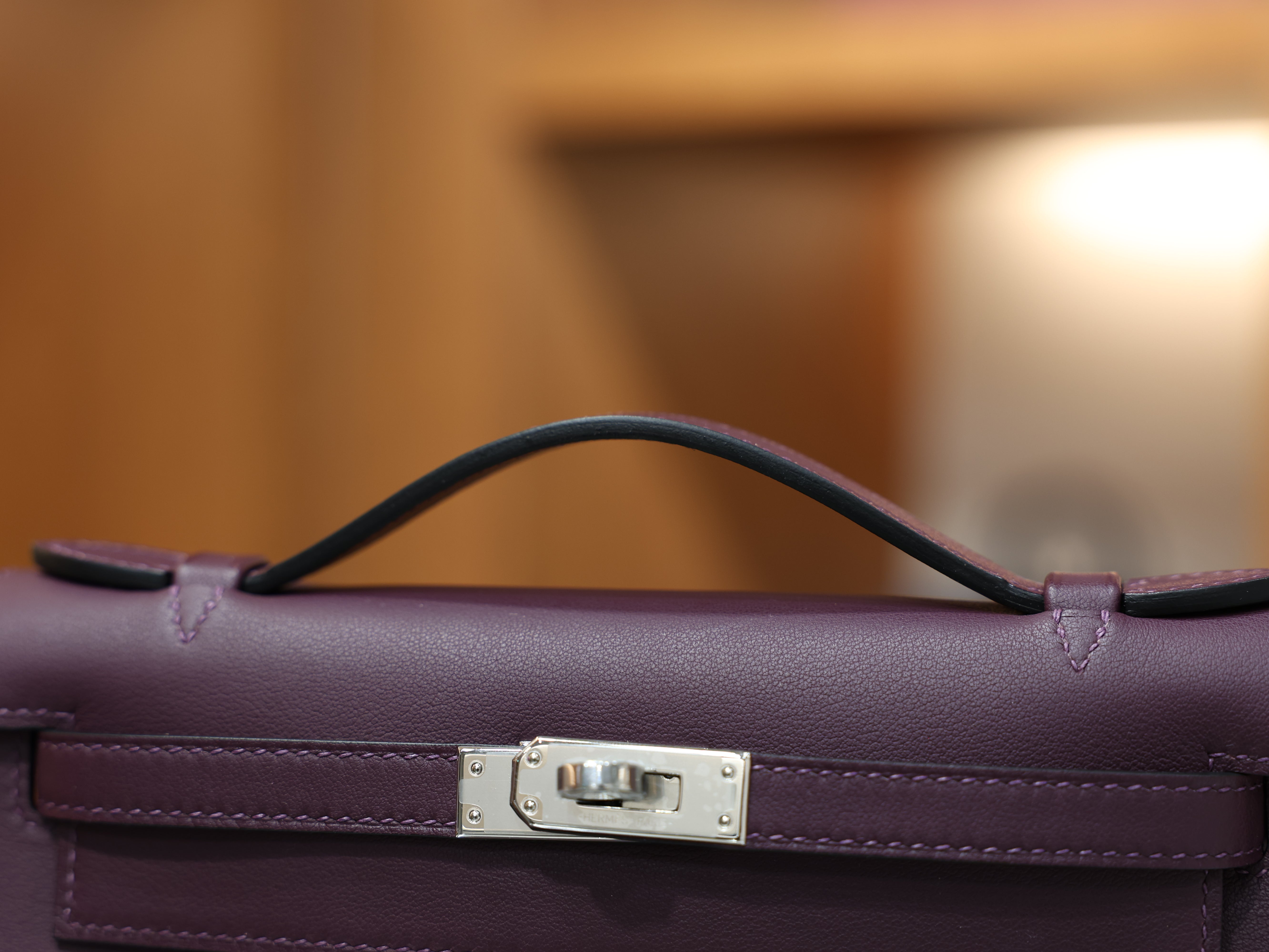 켈리 포쉐트 스위프트 카시스 은장