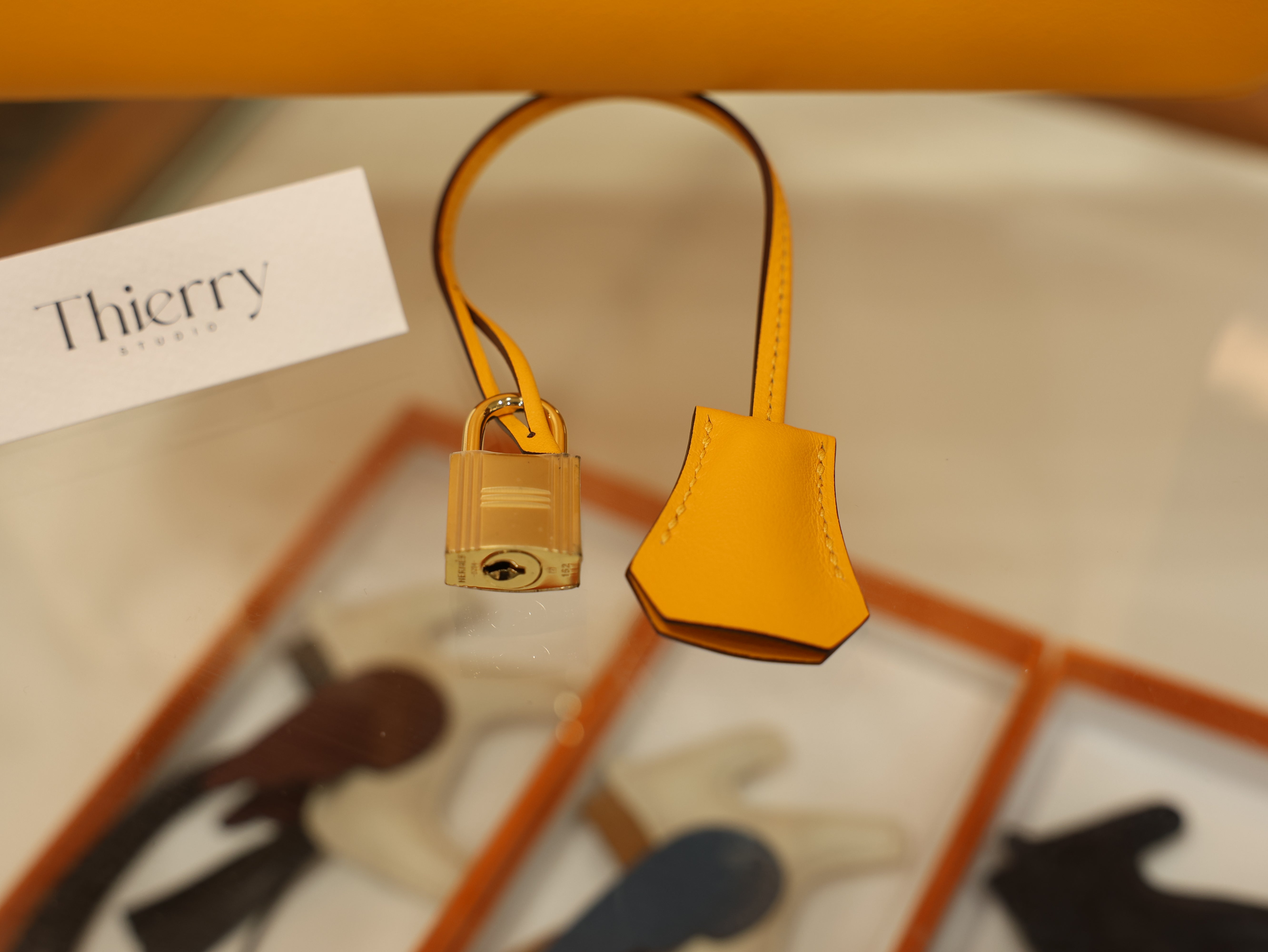 버킨 30 스위프트 존 도어 금장