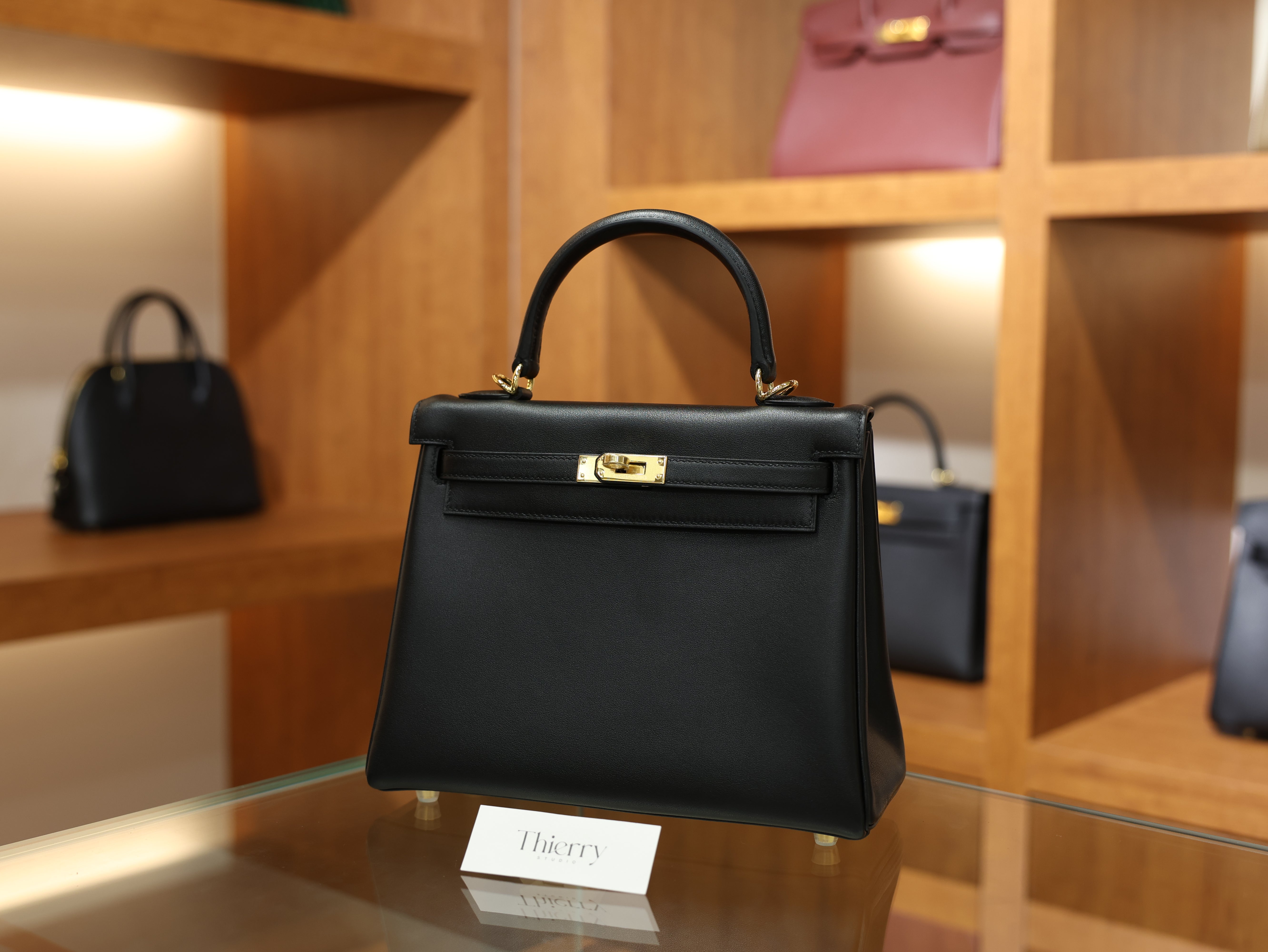 켈리 25 스위프트 블랙 금장