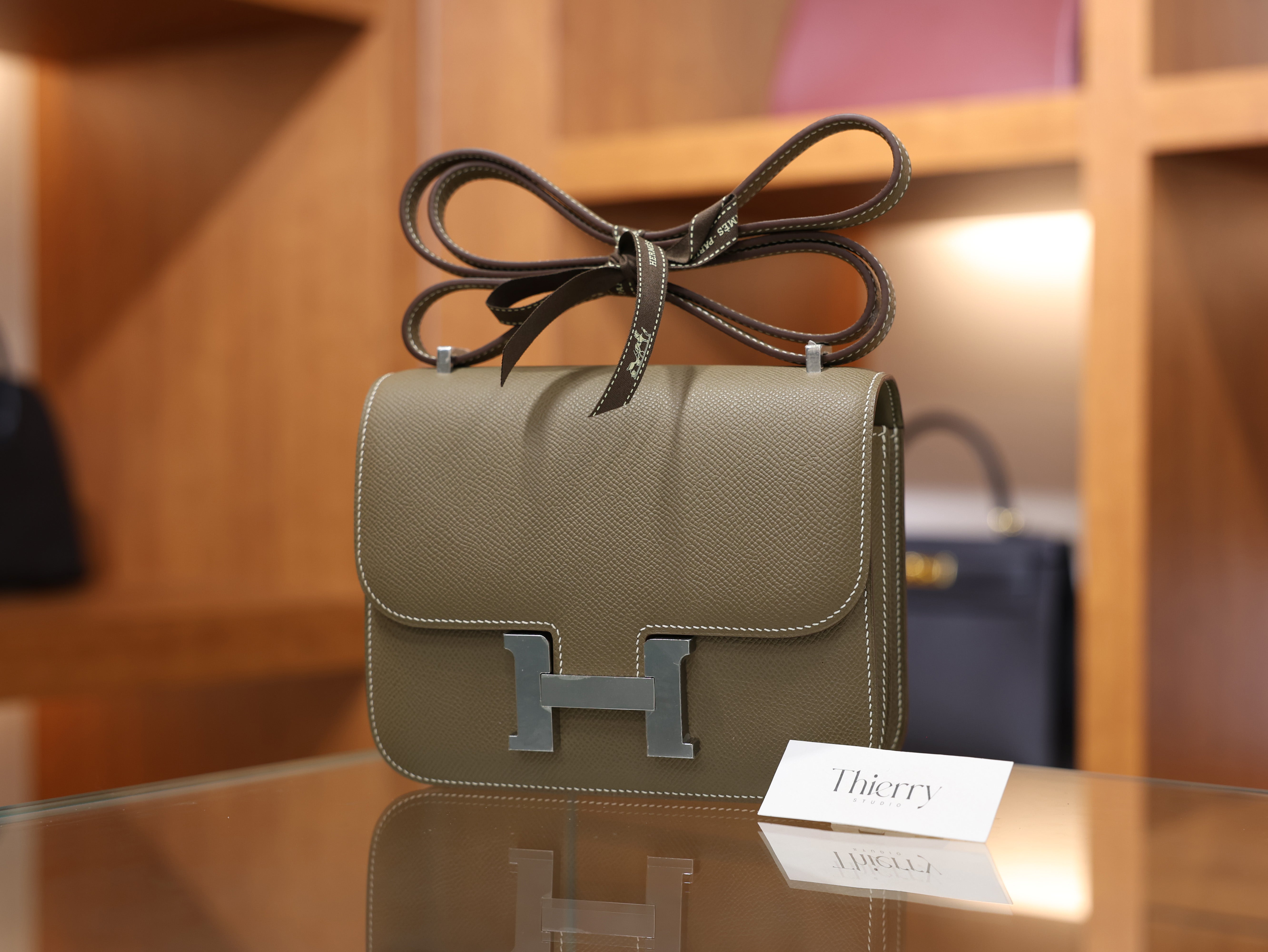 콘스탄스 18 앱송 에토프 은장