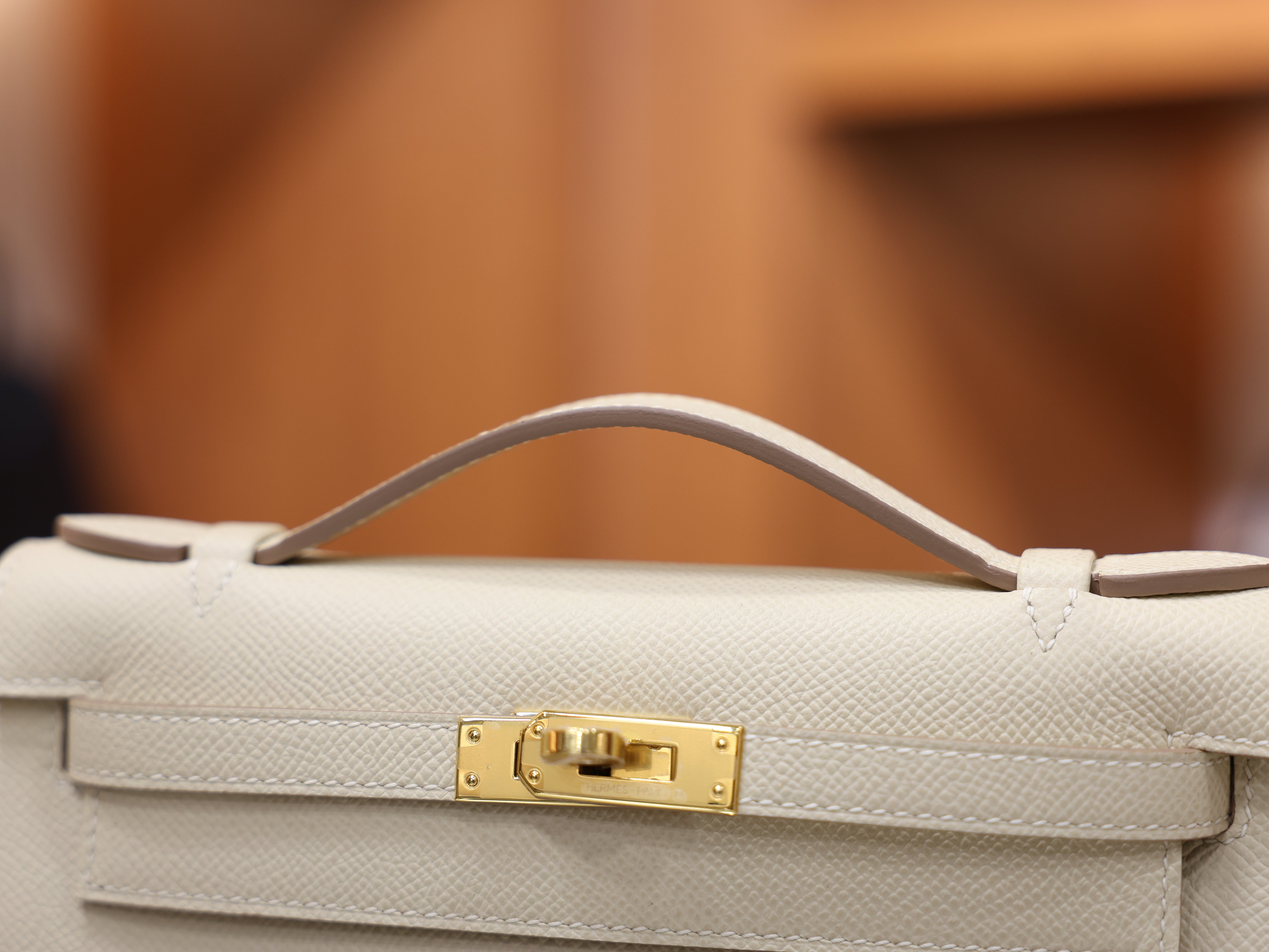 켈리 포쉐트 앱송 끄레 금장