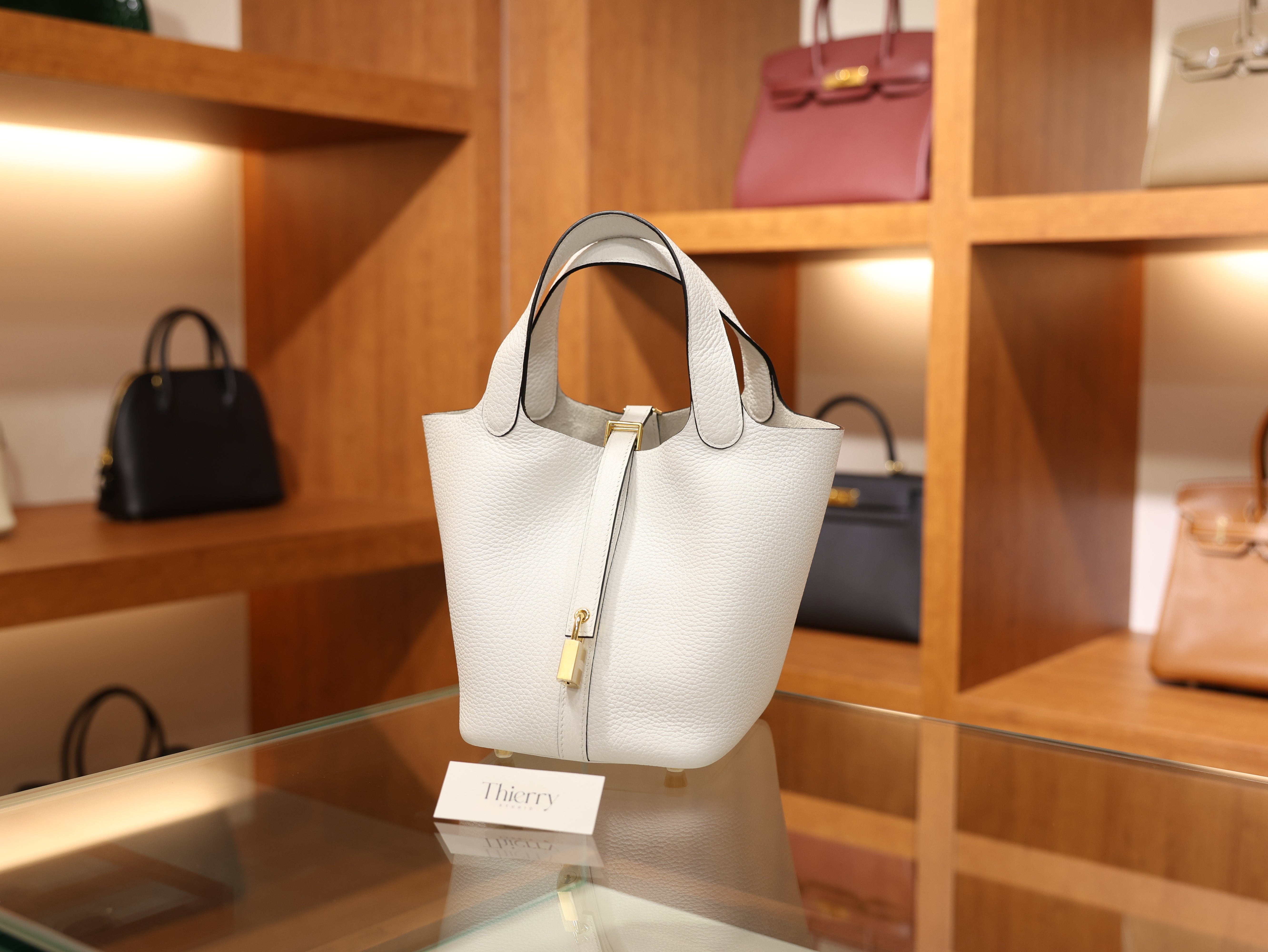 피코탄 18 끌레망스 뉴 화이트 금장