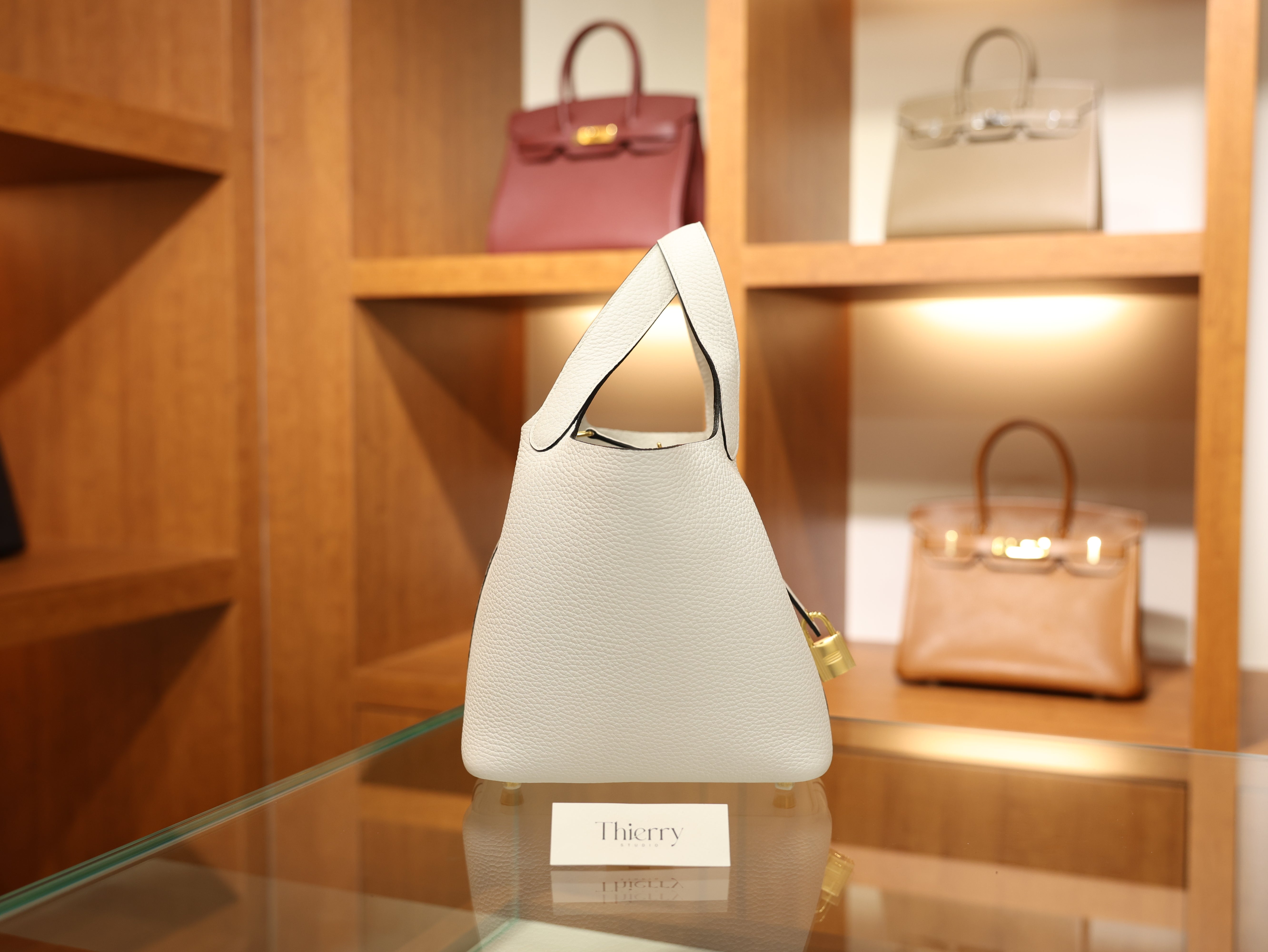 피코탄 18 끌레망스 뉴 화이트 금장