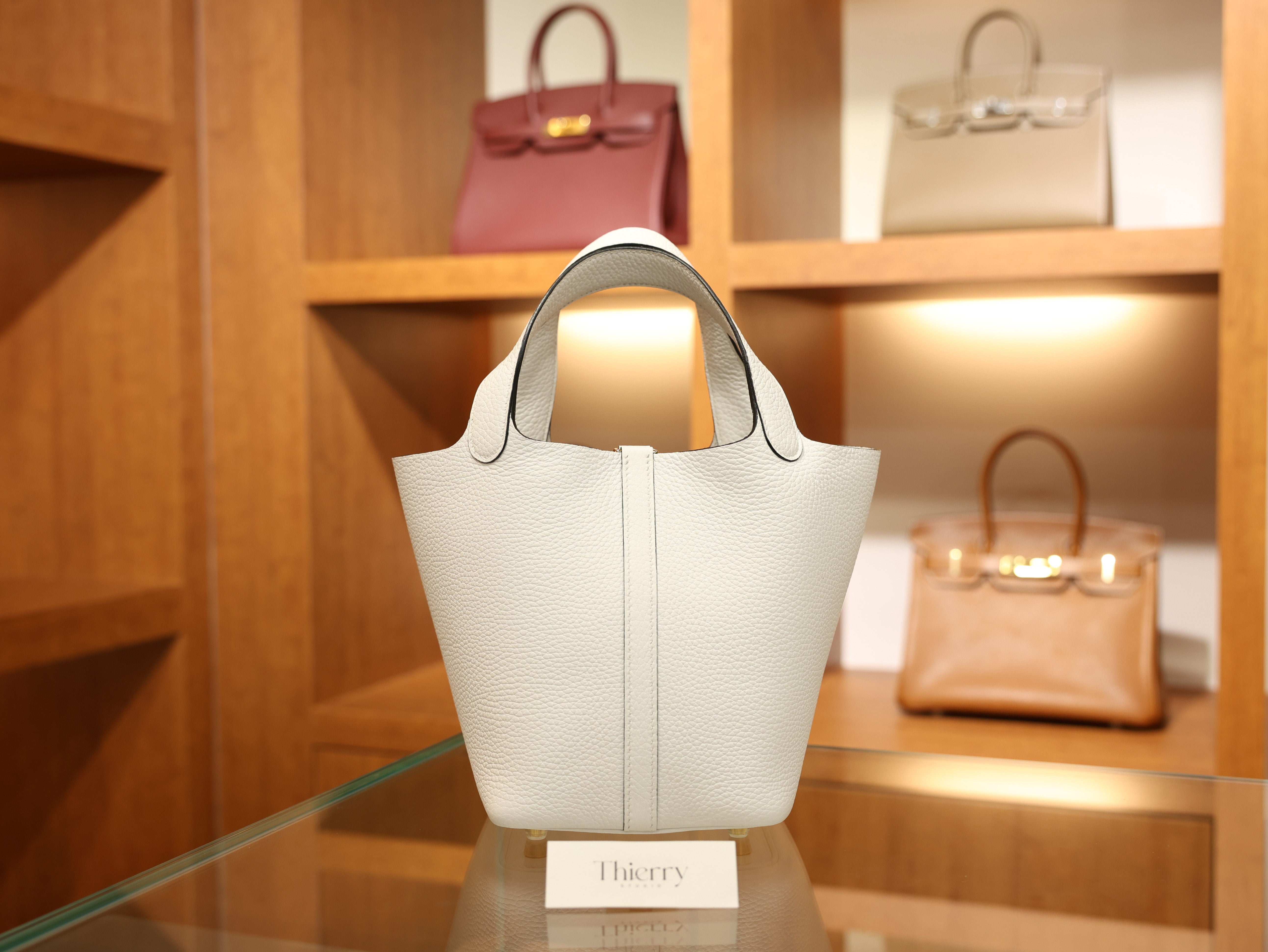 피코탄 18 끌레망스 뉴 화이트 금장