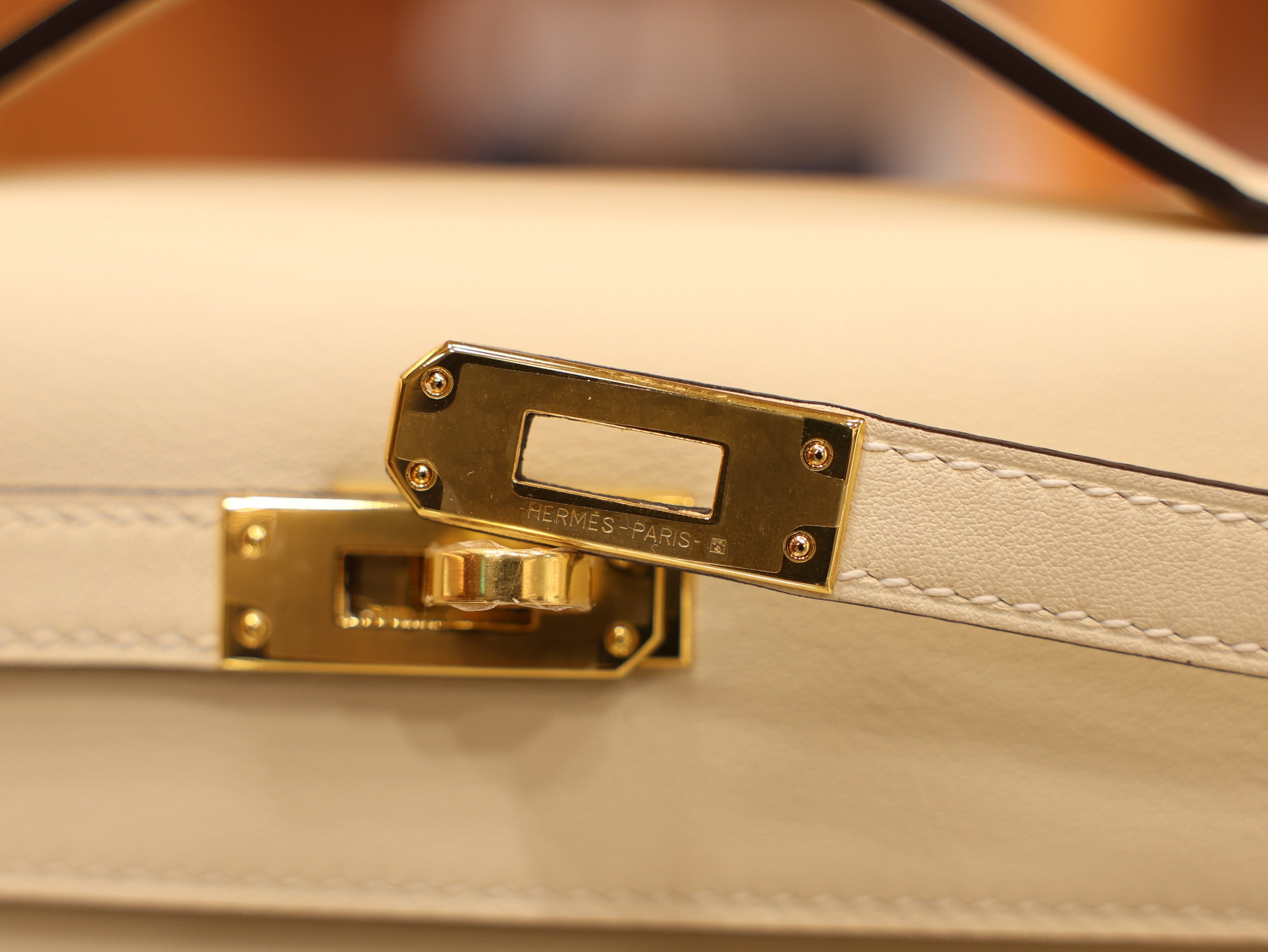 켈리 포쉐트 스위프트 나타 금장