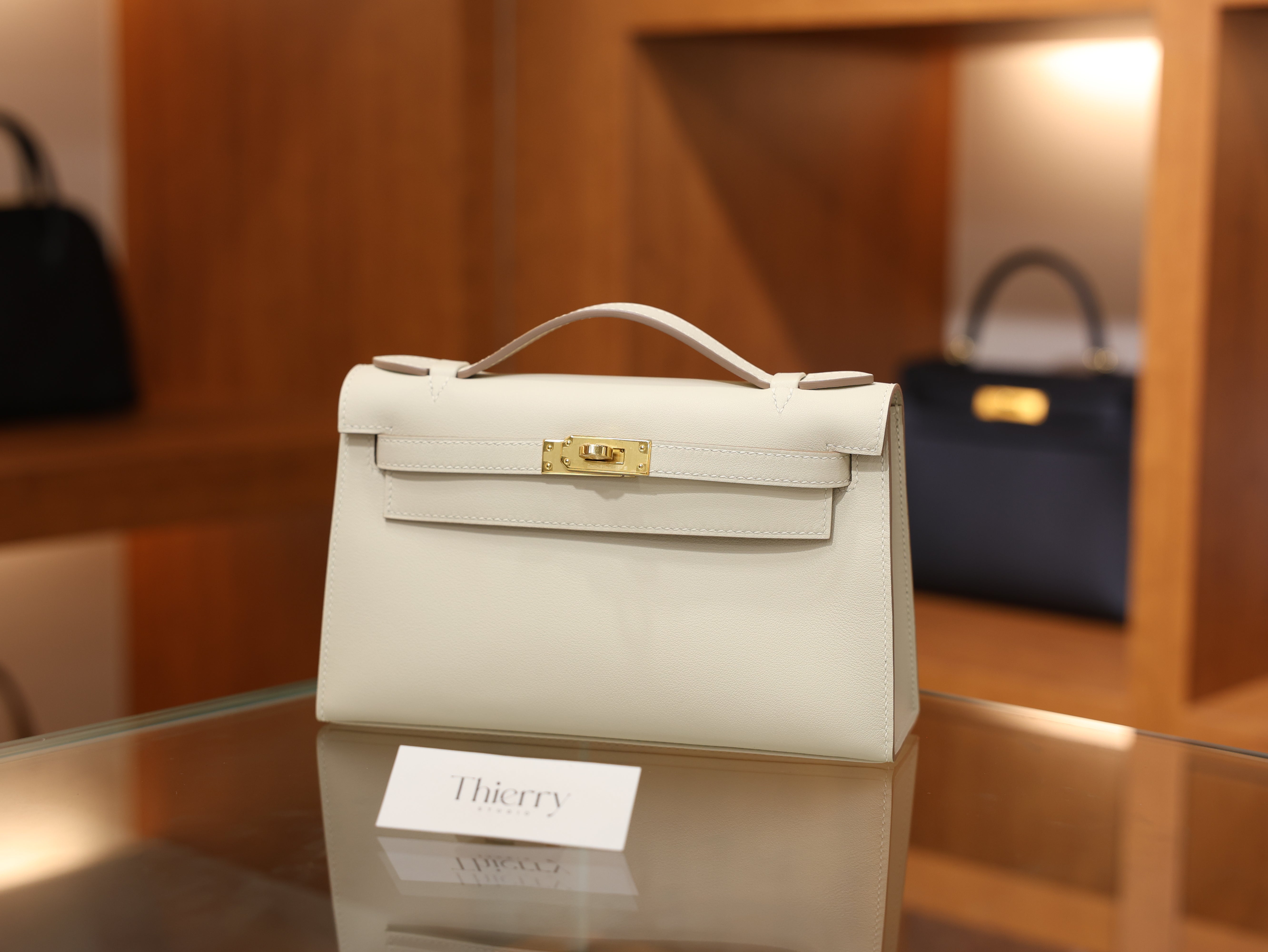 켈리 포쉐트 스위프트 끄레 금장