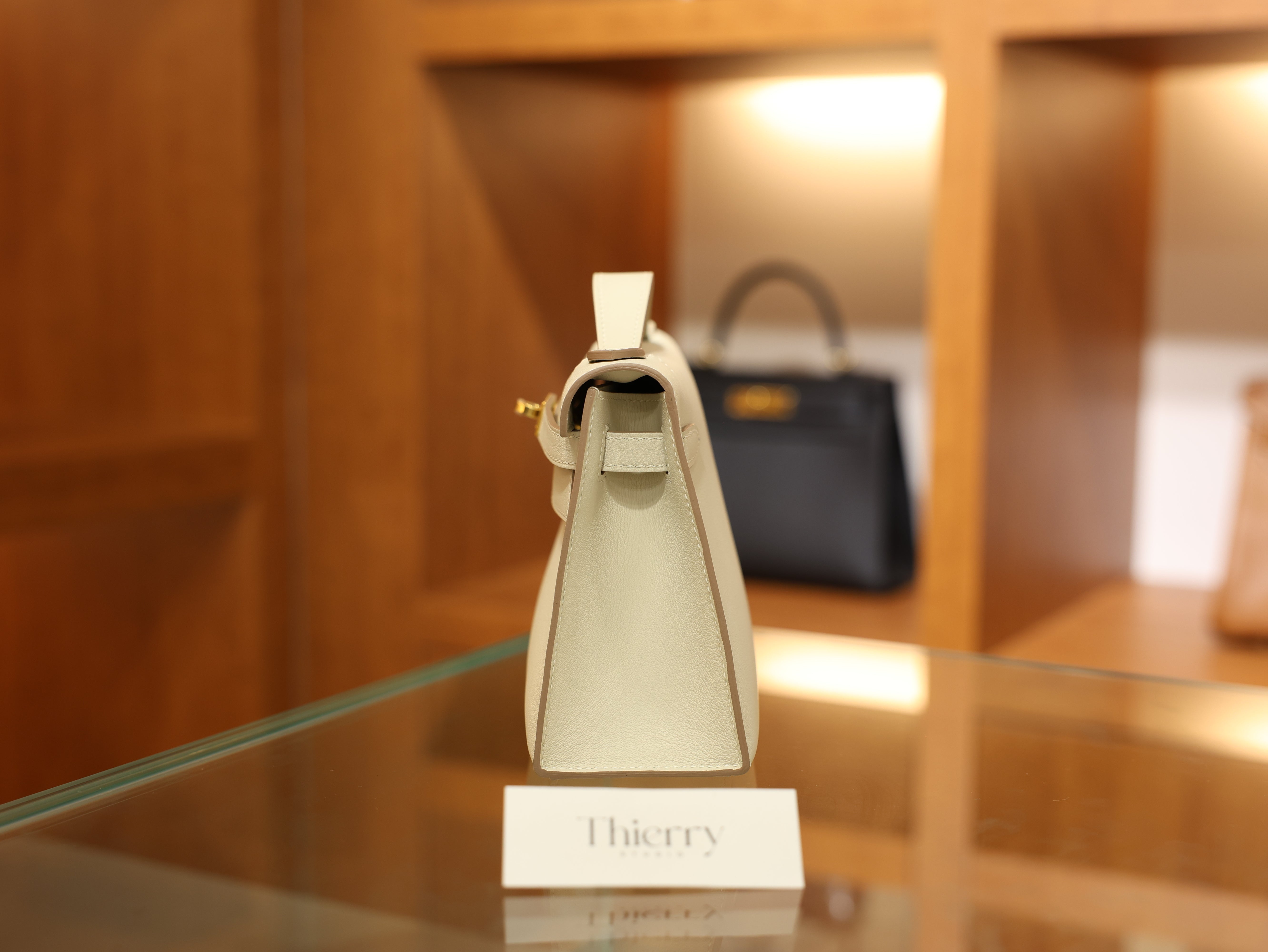 켈리 포쉐트 스위프트 끄레 금장