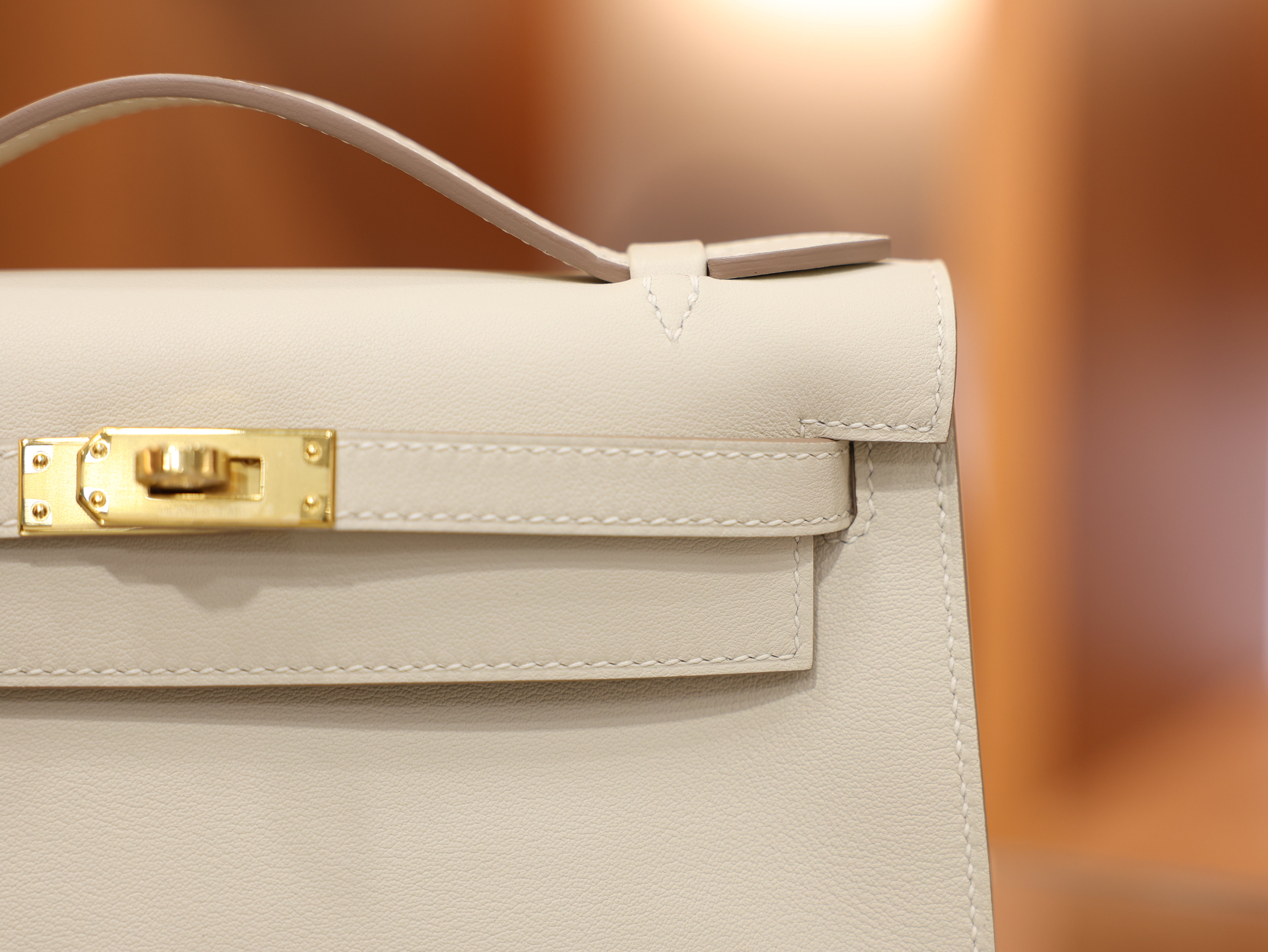 켈리 포쉐트 스위프트 끄레 금장