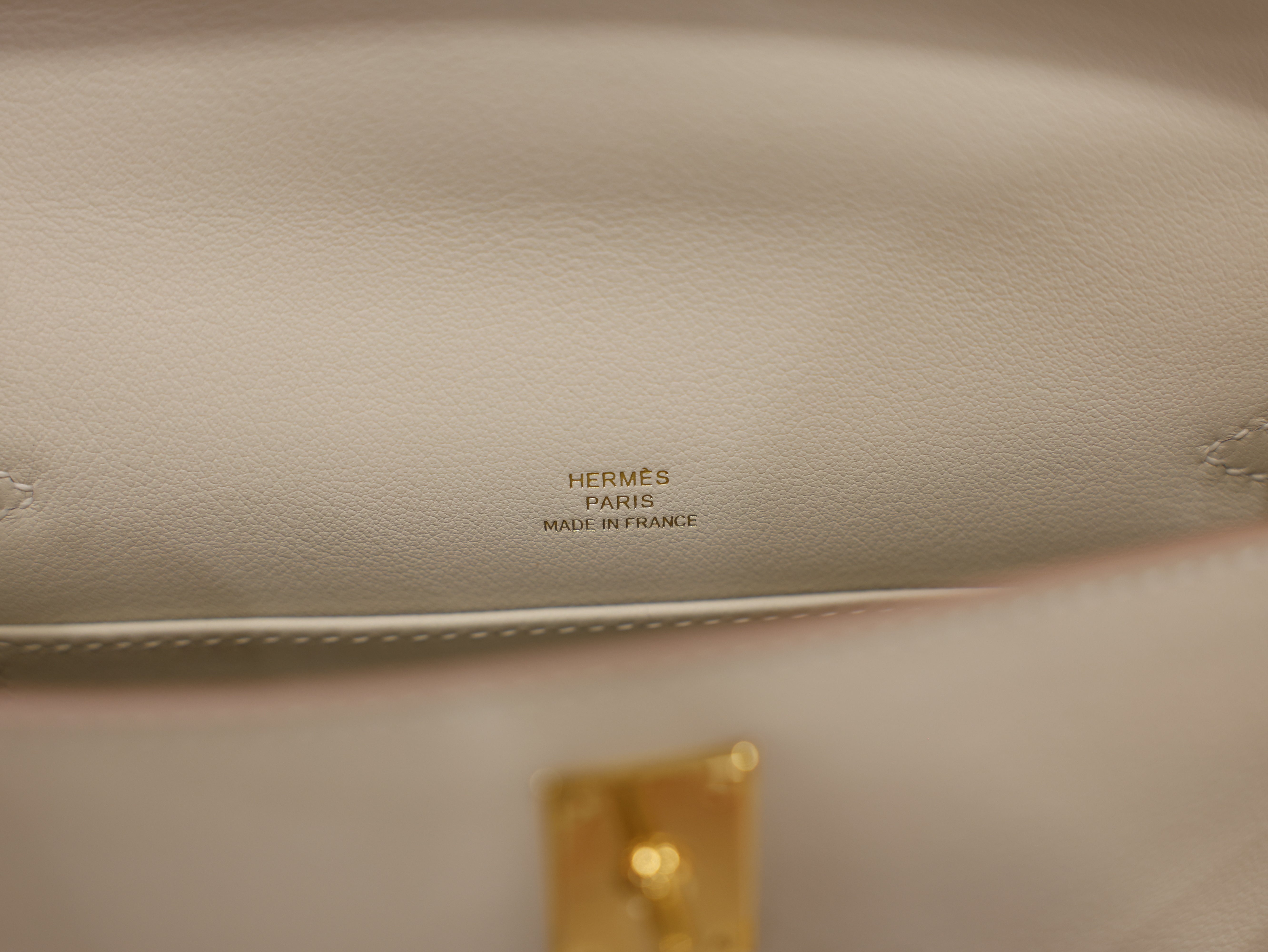 켈리 포쉐트 스위프트 끄레 금장