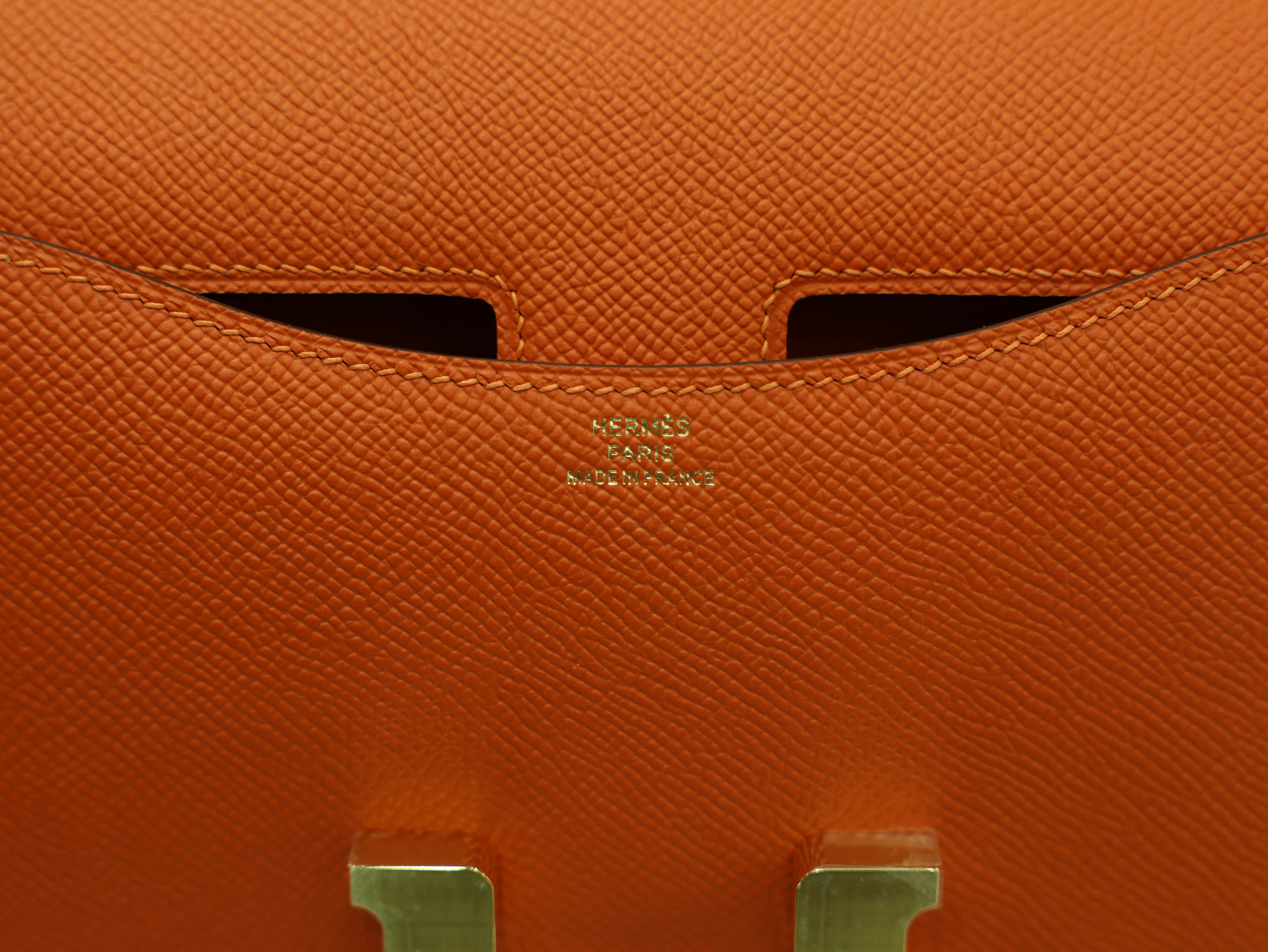 콘스탄스 18 앱송 카푸신 금장