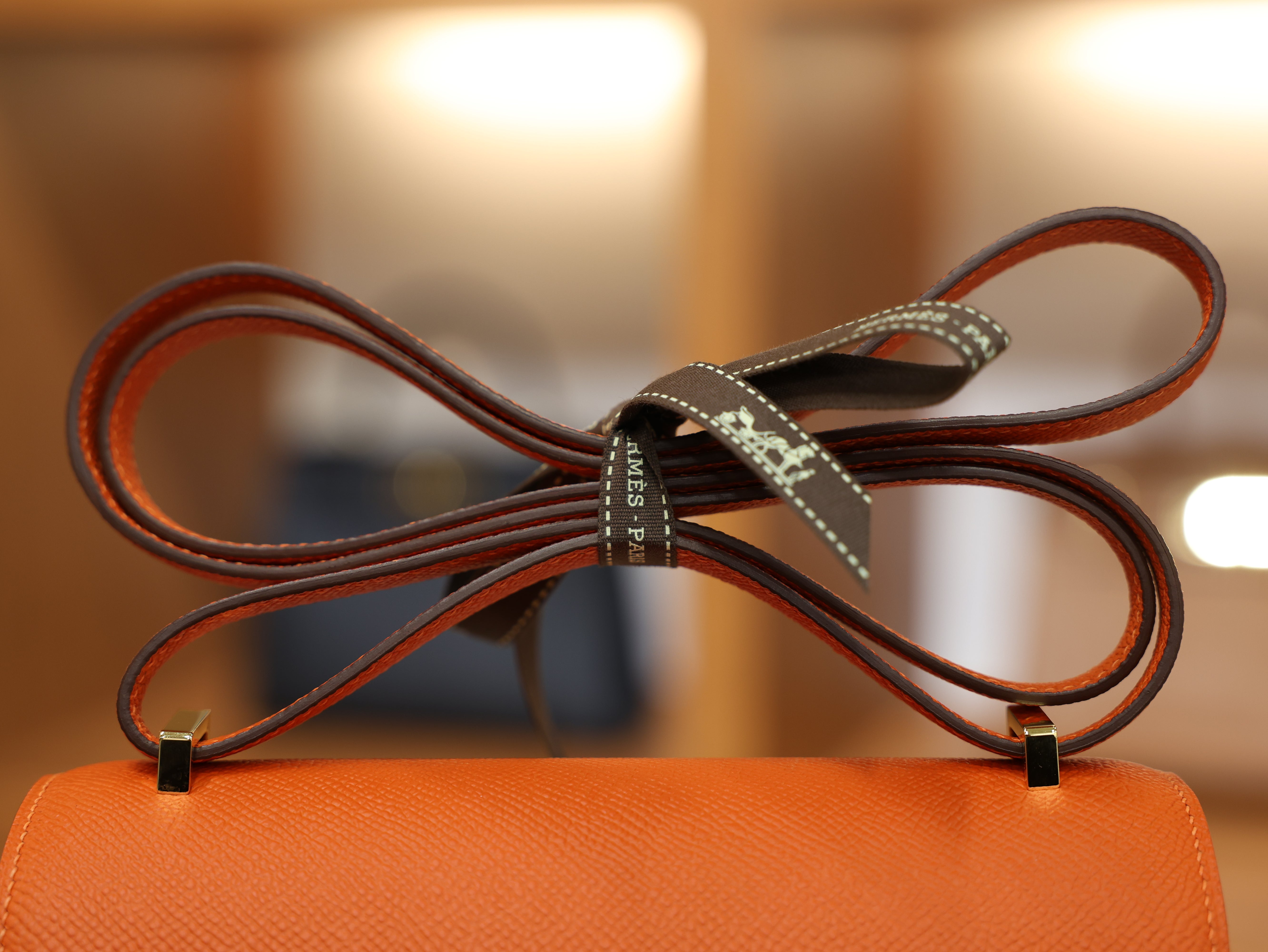 콘스탄스 18 앱송 카푸신 금장