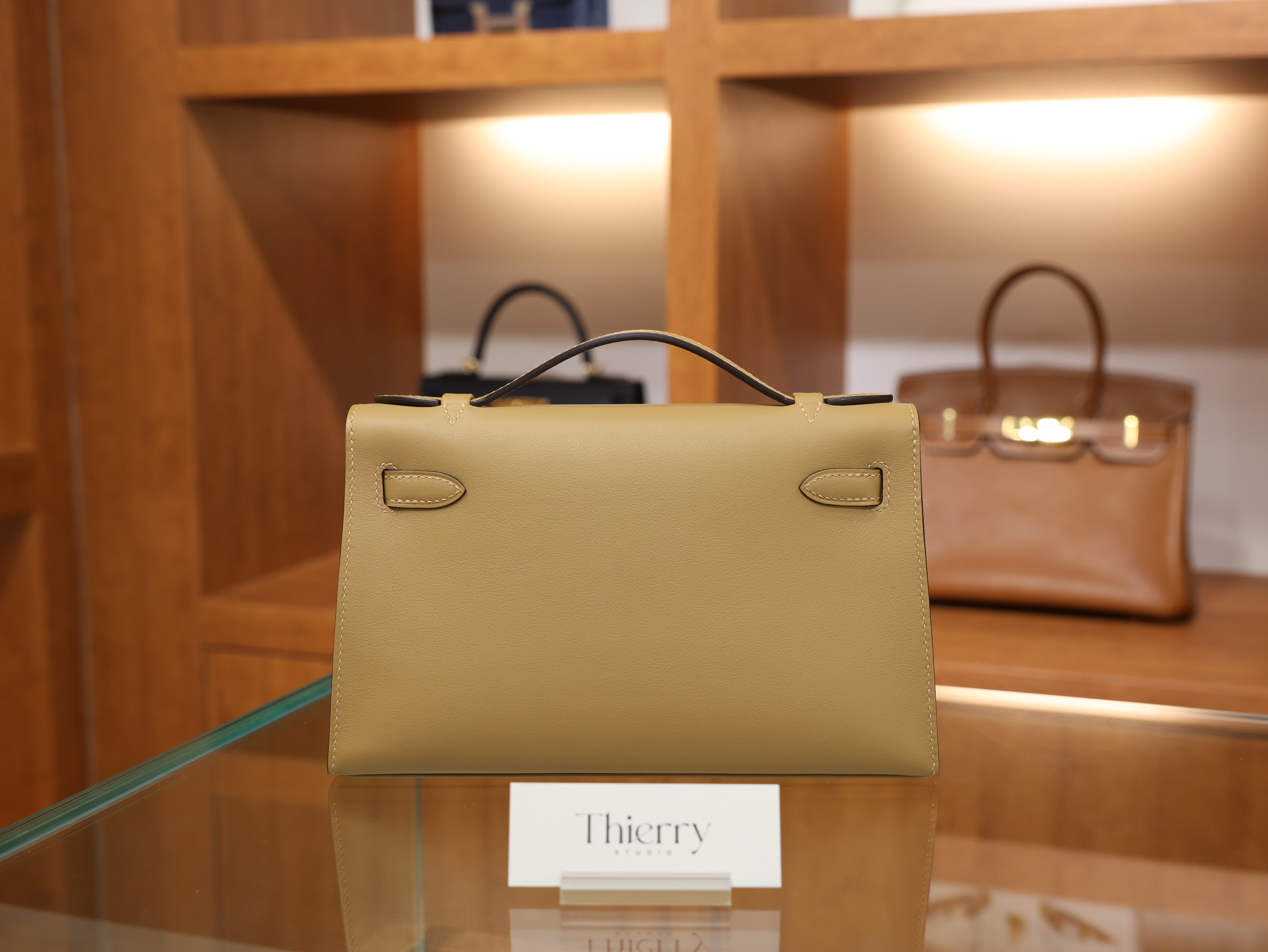 켈리 포쉐트 스위프트 차이 금장