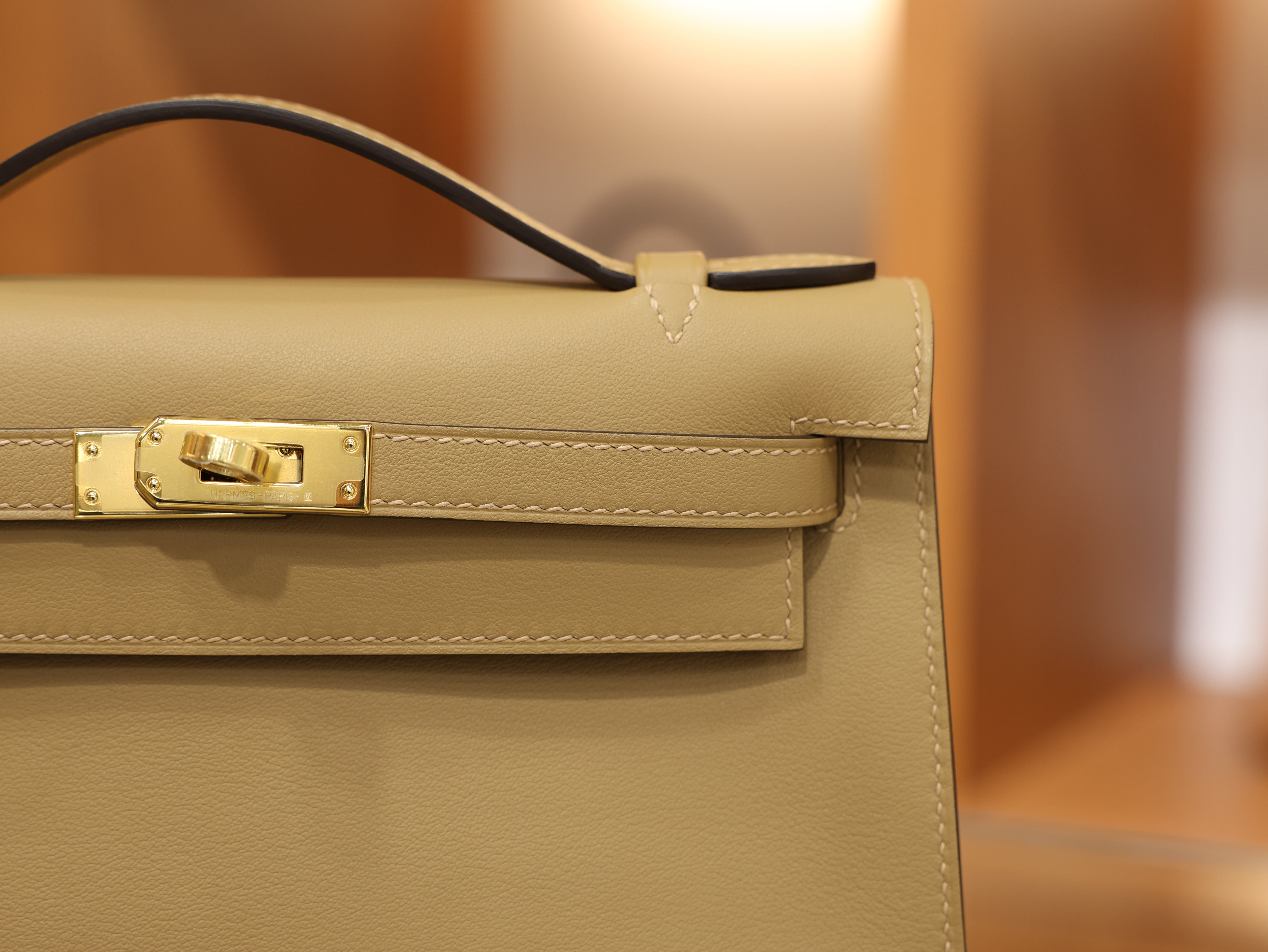 켈리 포쉐트 스위프트 차이 금장