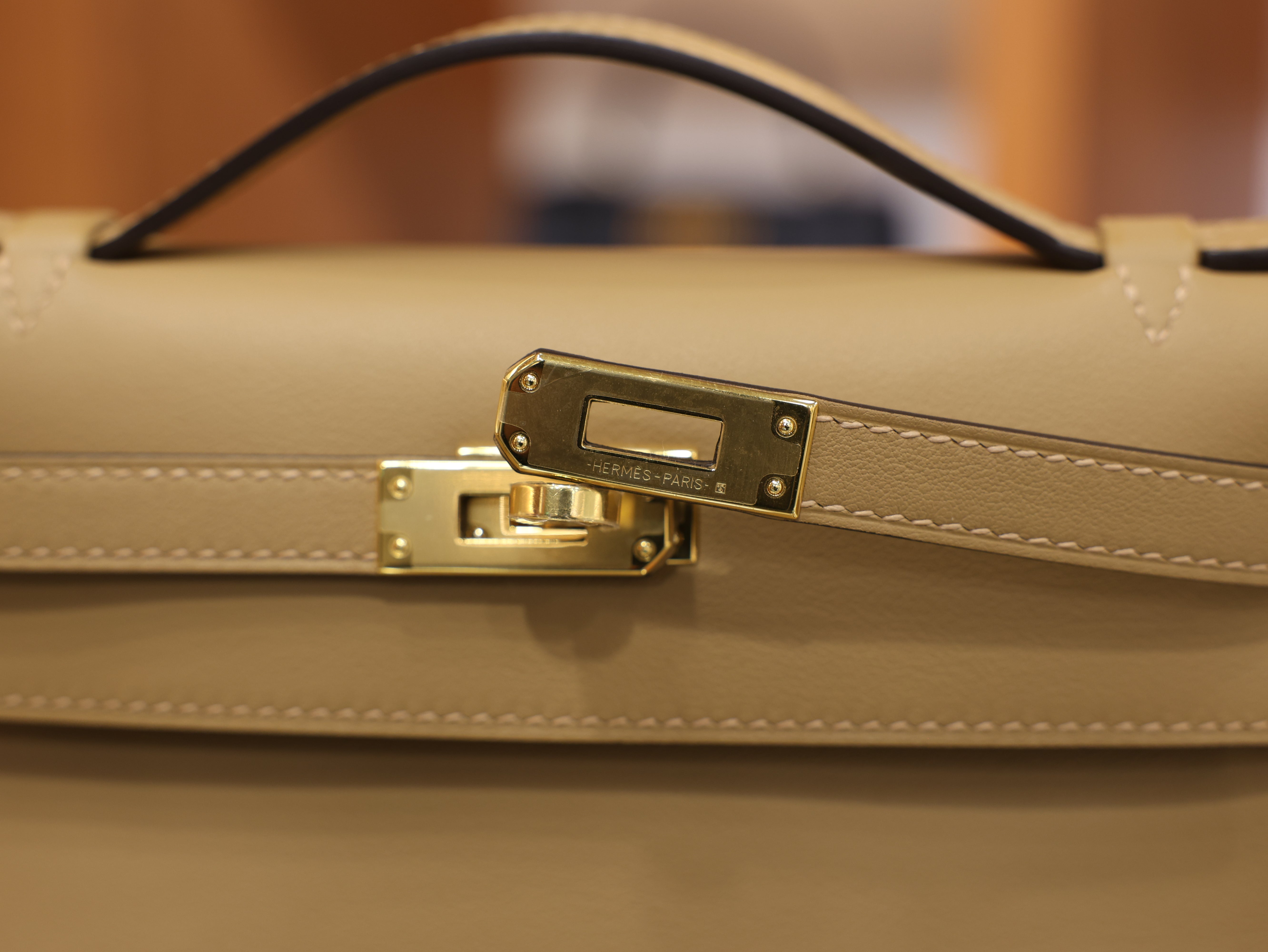 켈리 포쉐트 스위프트 차이 금장