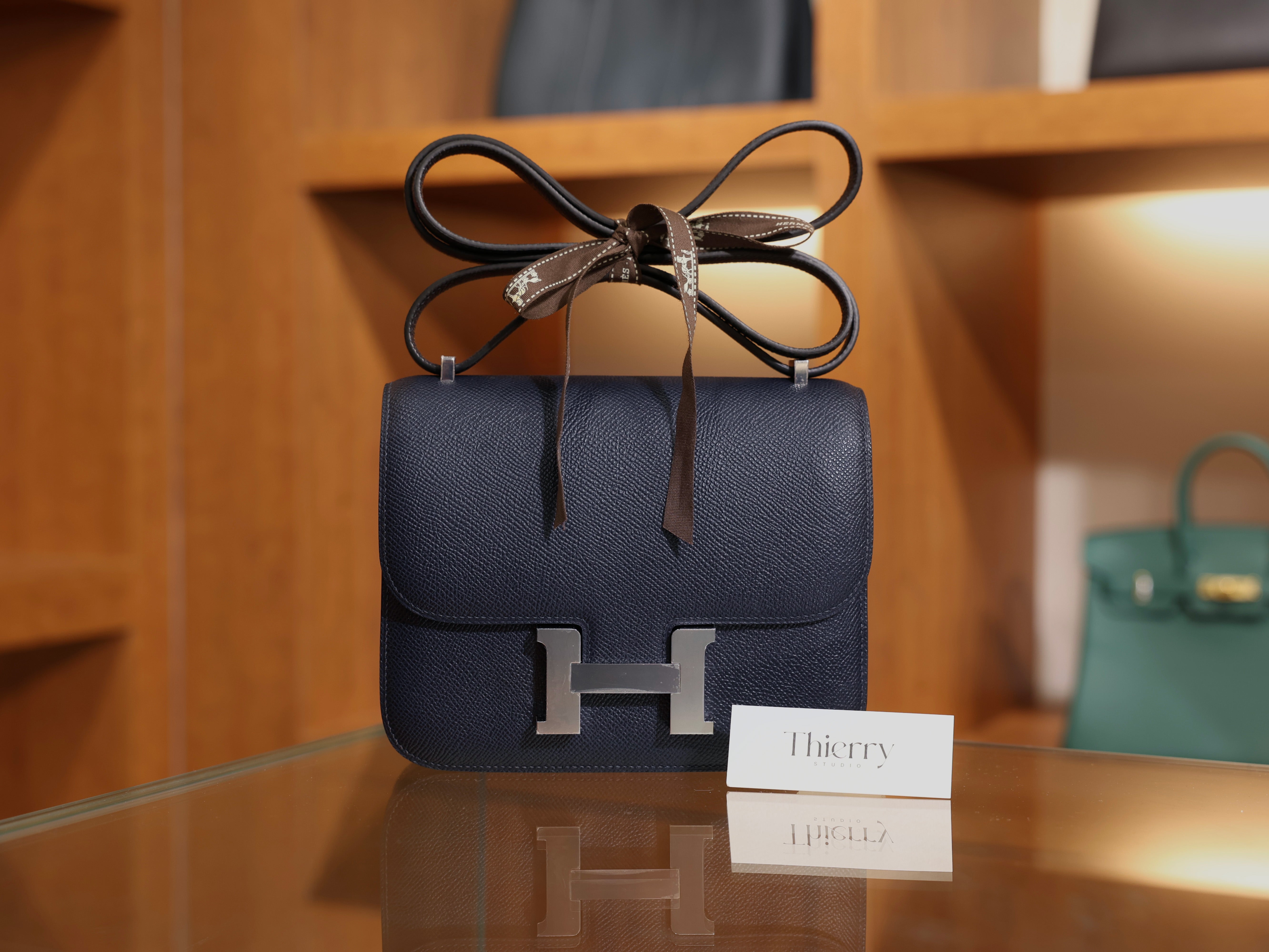 콘스탄스 18 앱송 블루뉘 은장