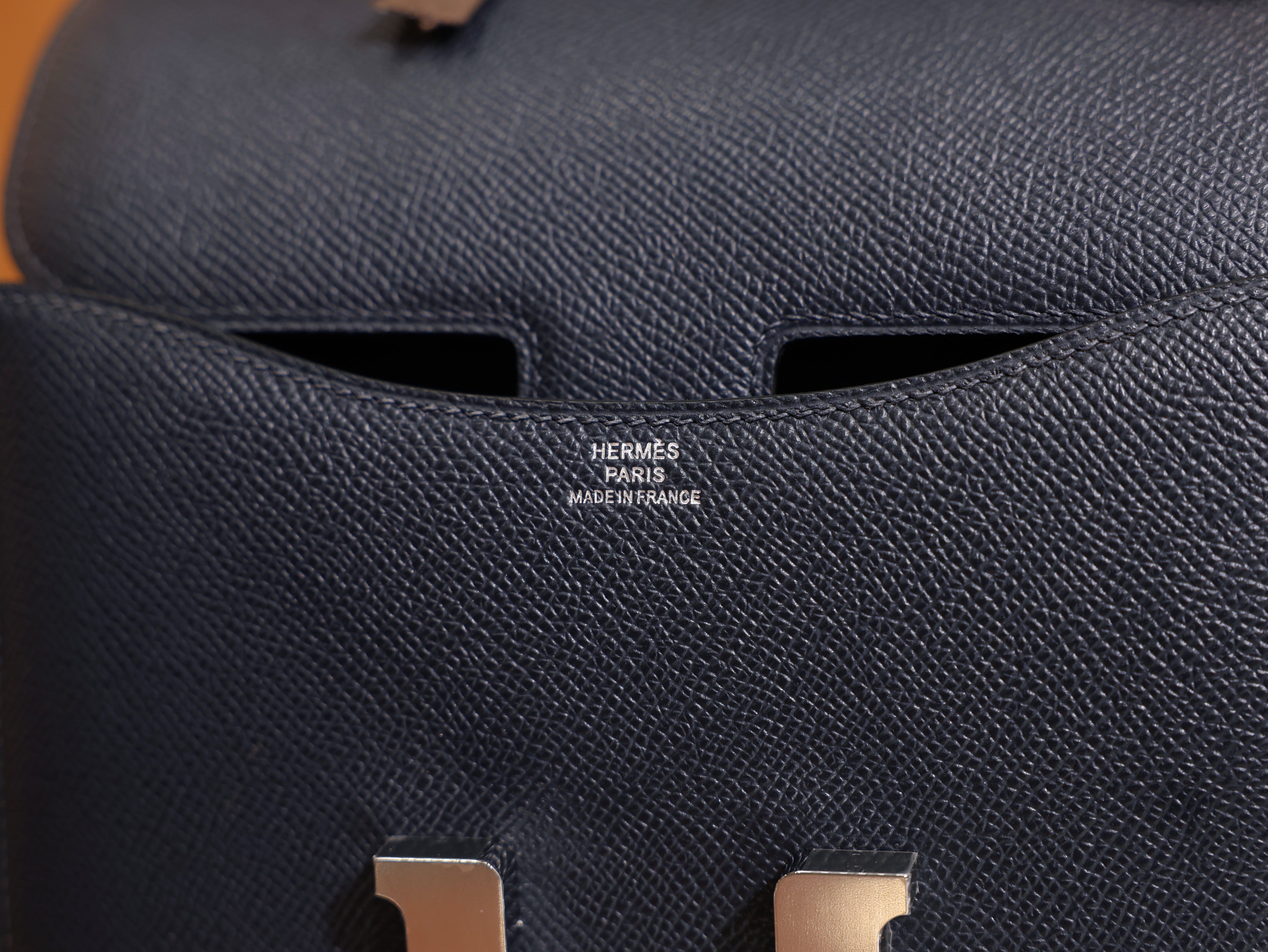 콘스탄스 18 앱송 블루뉘 은장