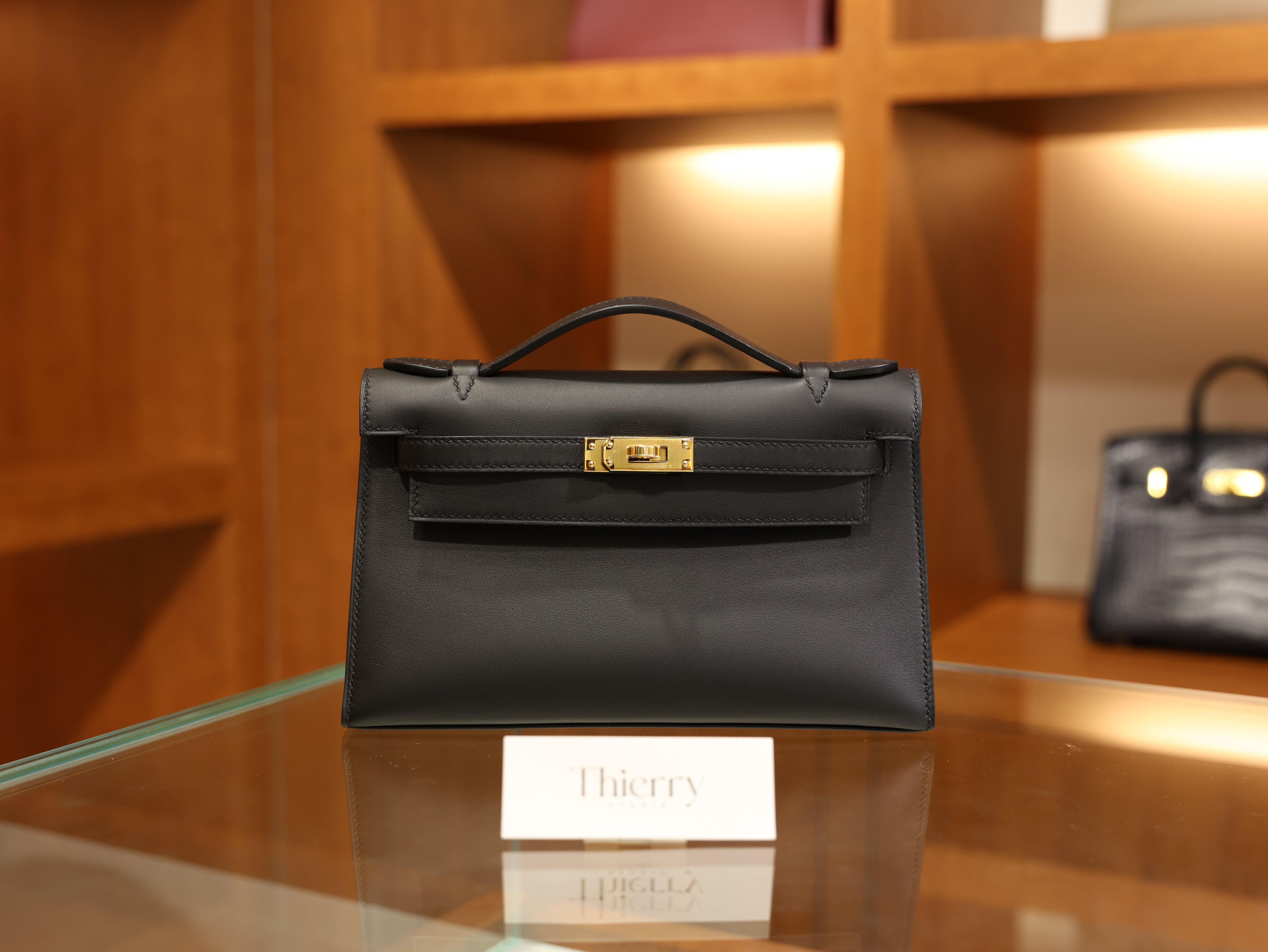 켈리 포쉐트 스위프트 블랙 금장