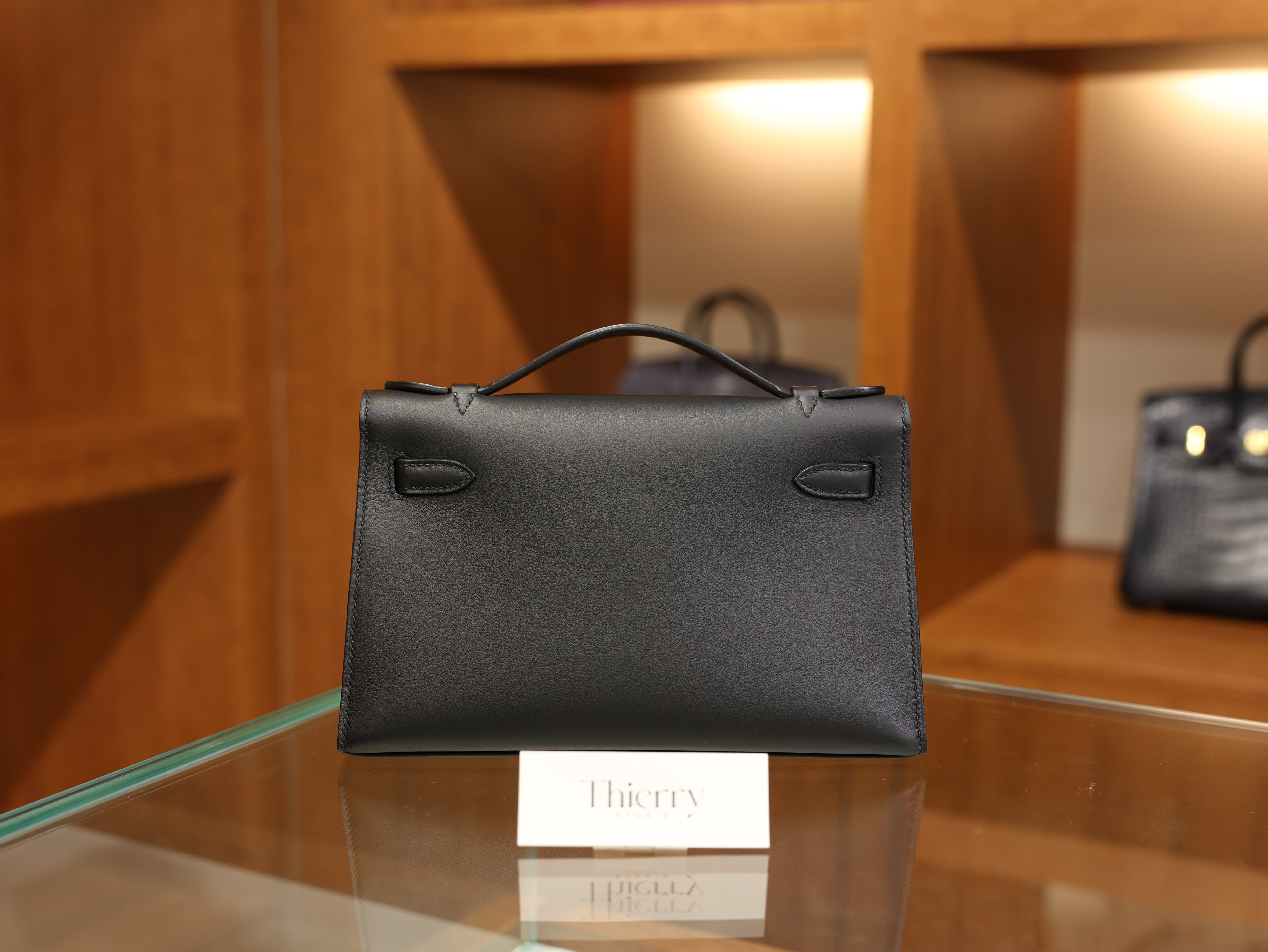 켈리 포쉐트 스위프트 블랙 금장