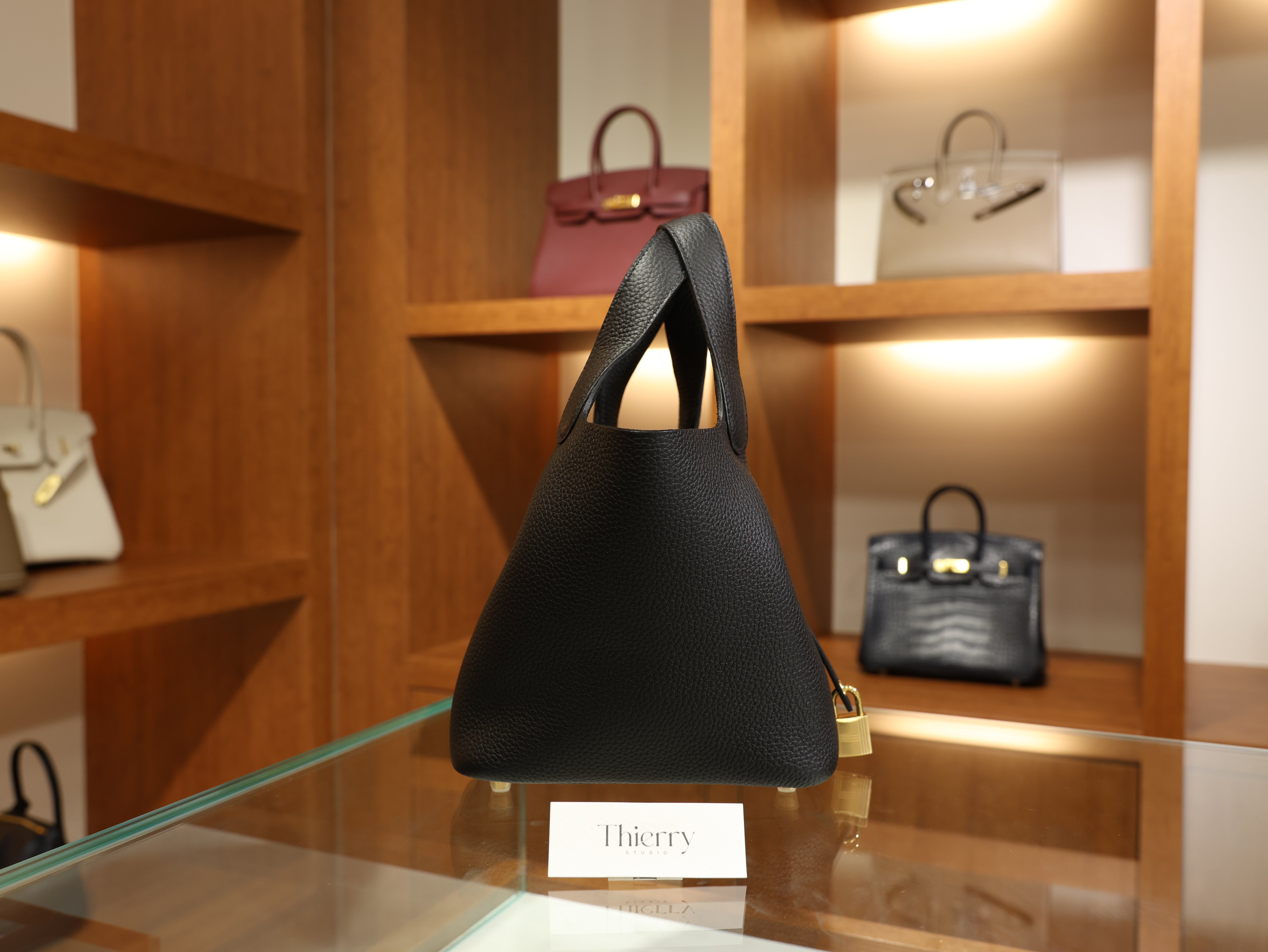 피코탄 18 끌레망스 블랙 금장