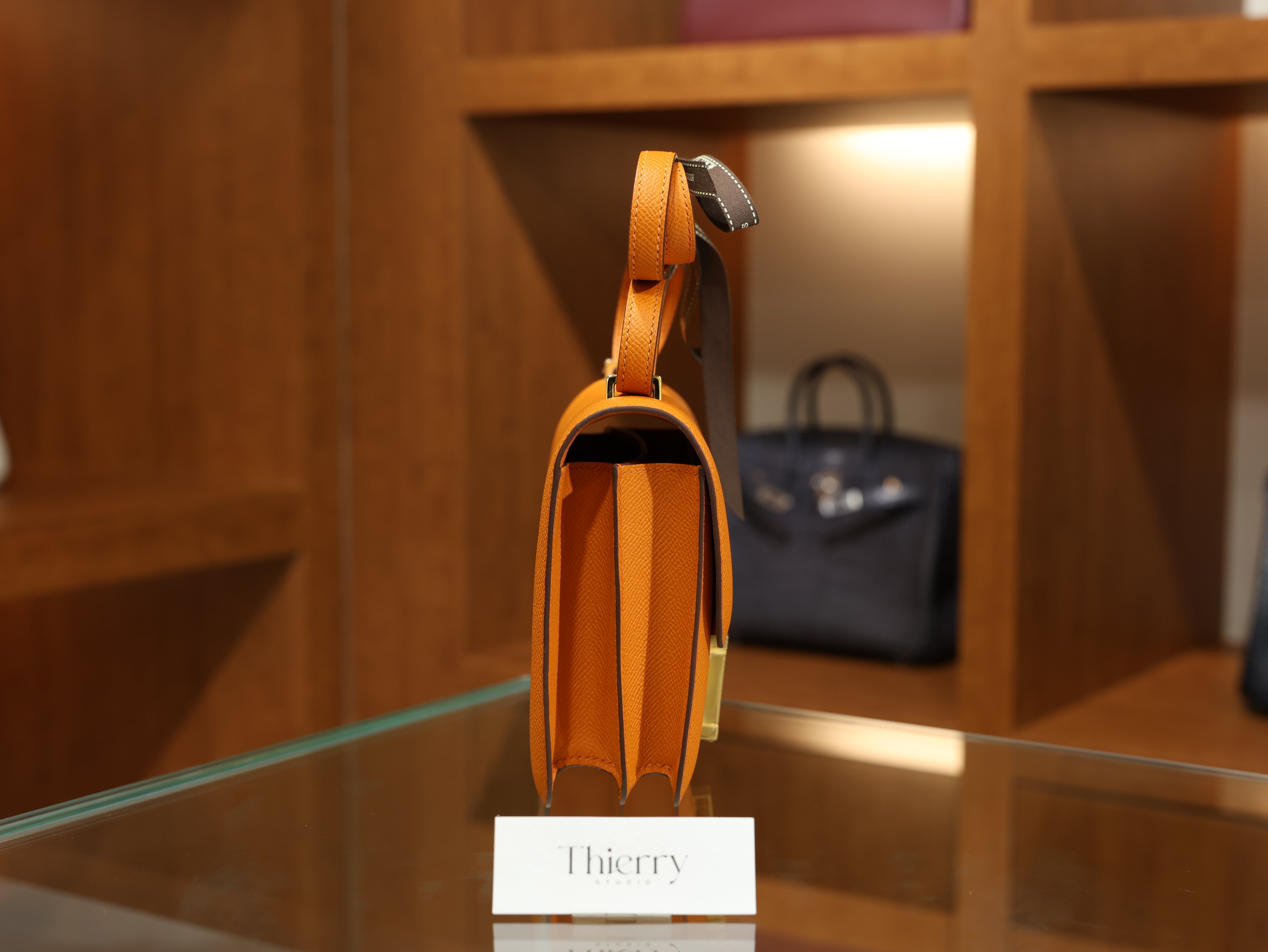 Constance 18 epsom orange GHW