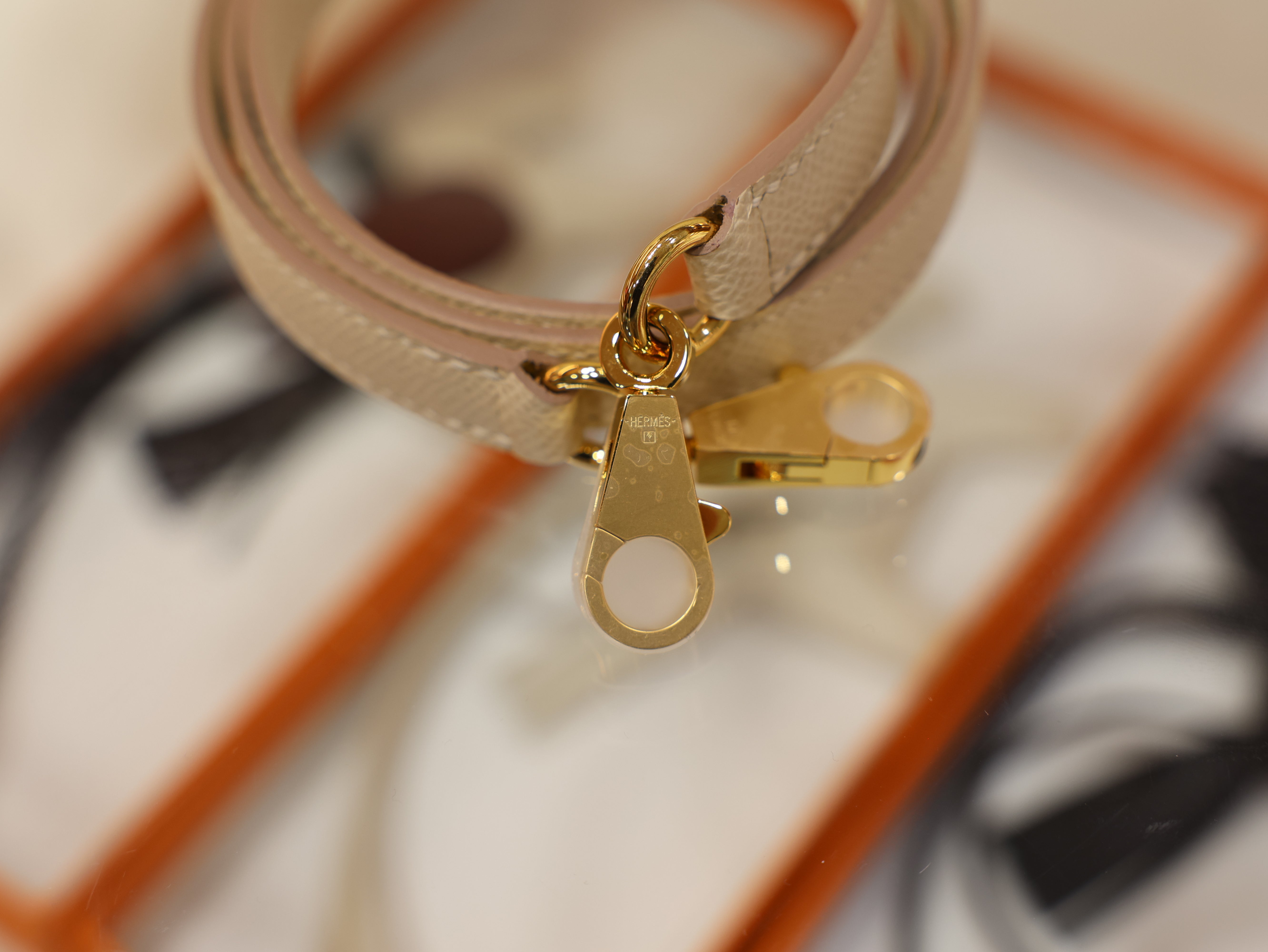 Kelly 28 epsom craie GHW