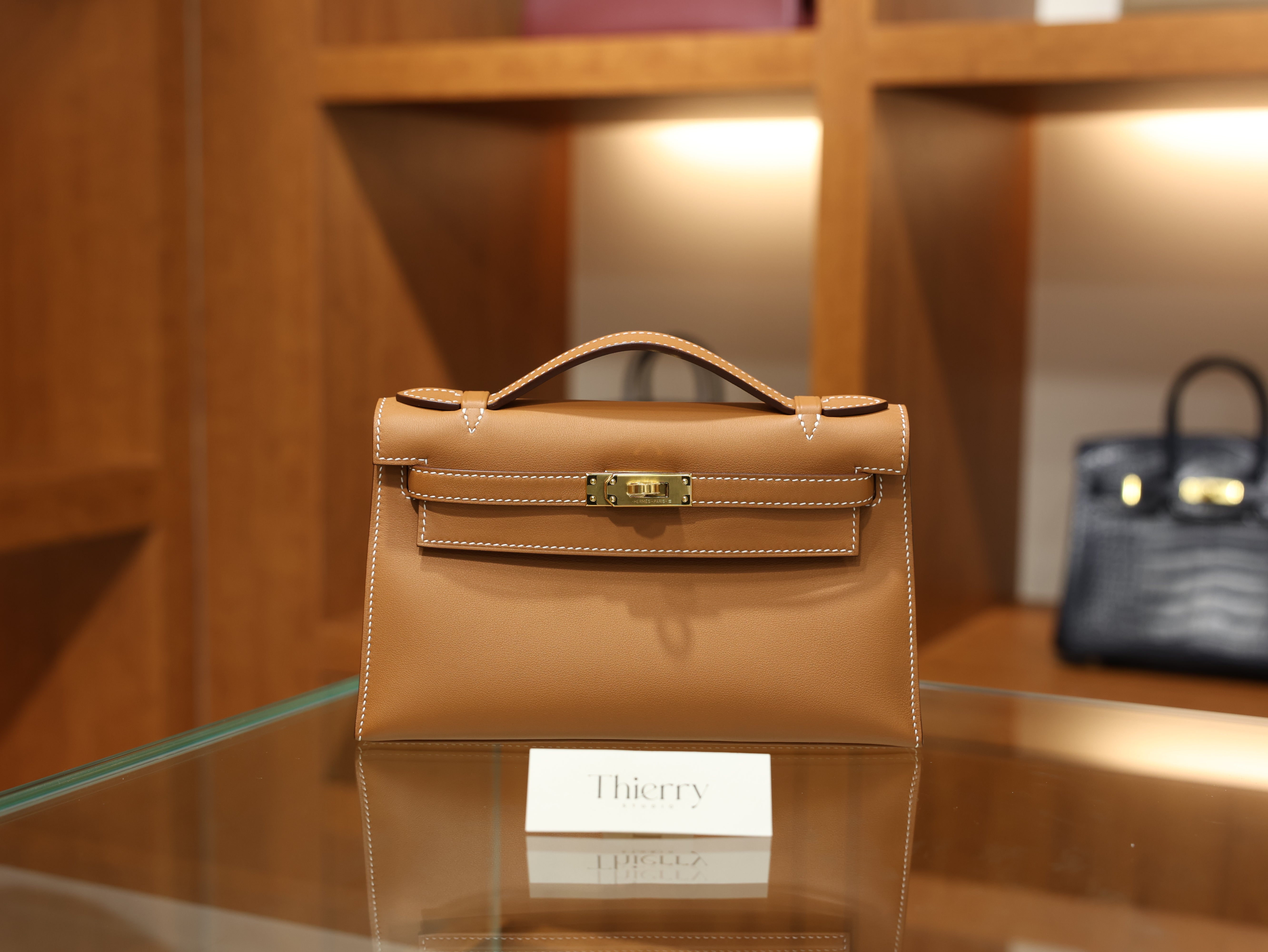 켈리 포쉐트 스위프트 골드 금장