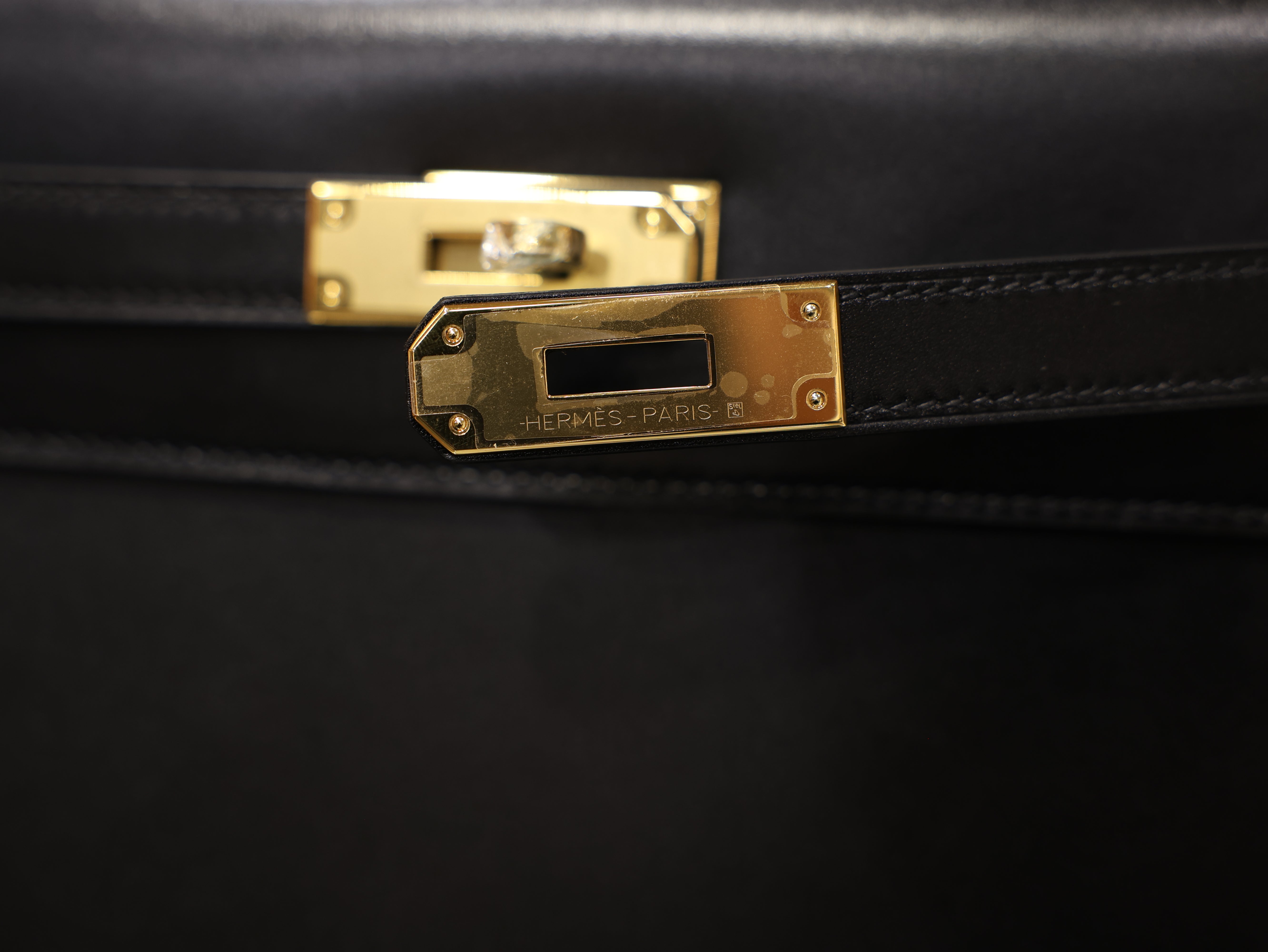 켈리 32 복스 셀리에 블랙 금장