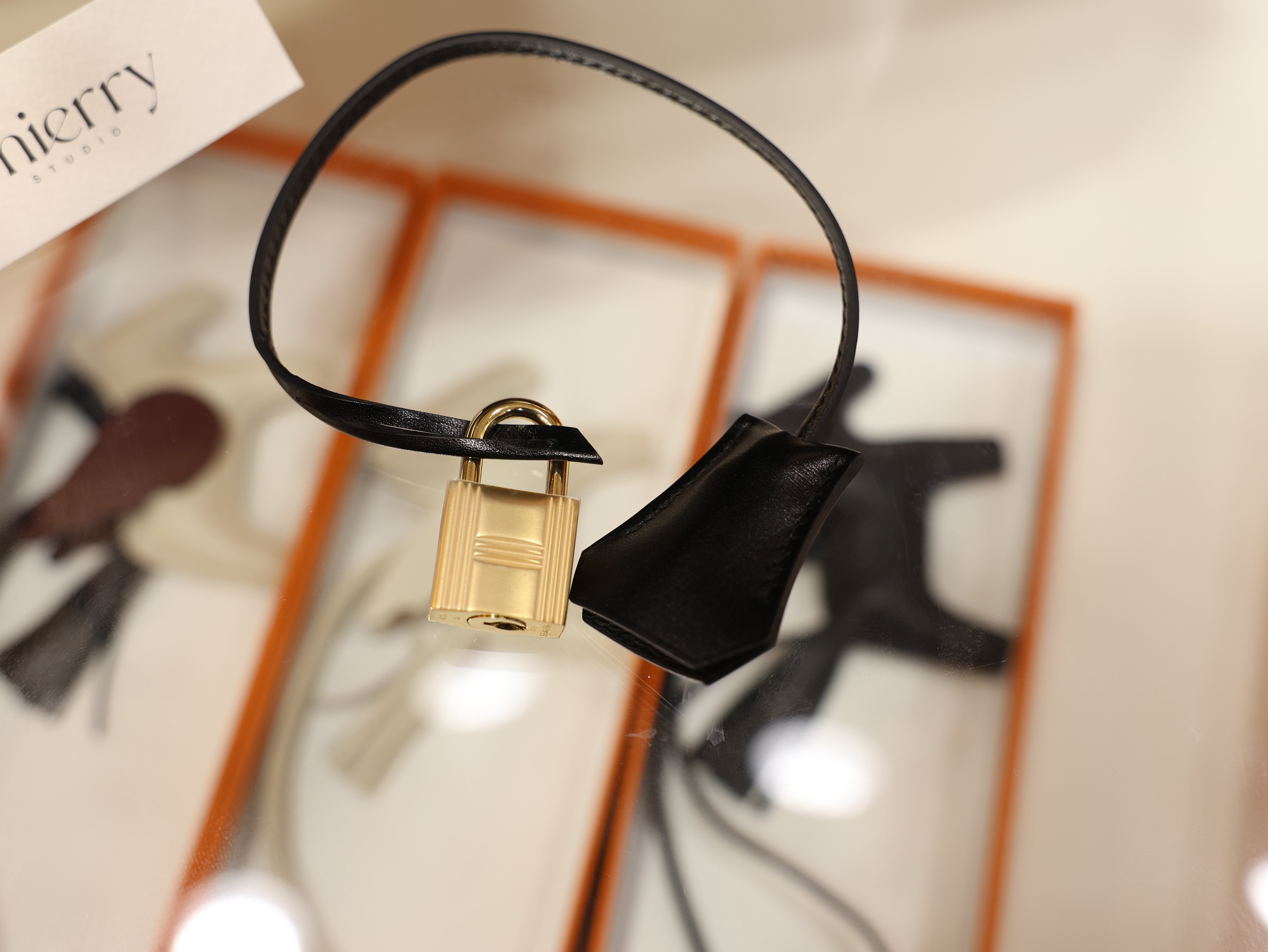 켈리 32 복스 셀리에 블랙 금장