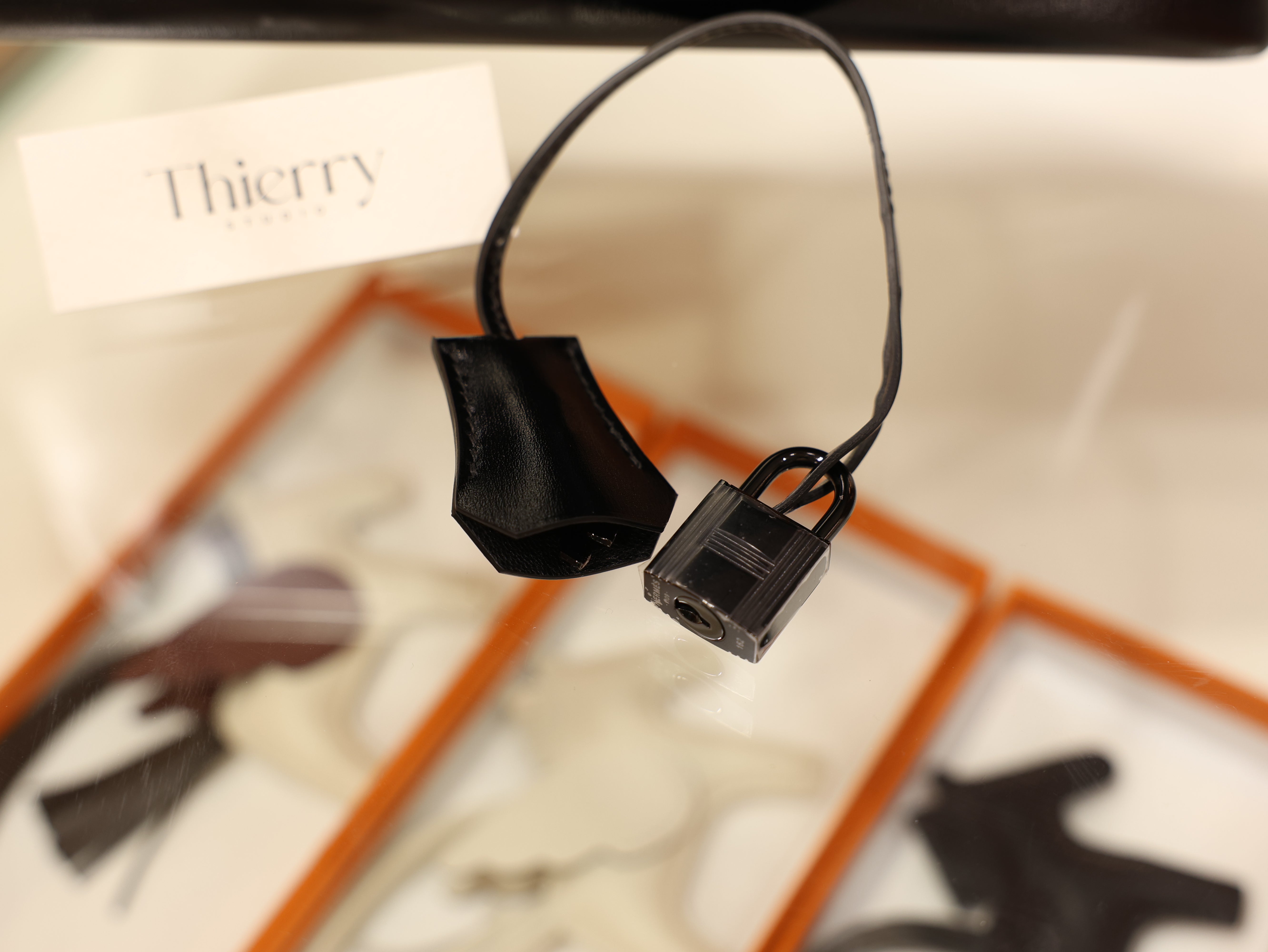 켈리 28 복스 르투르네 쏘블랙