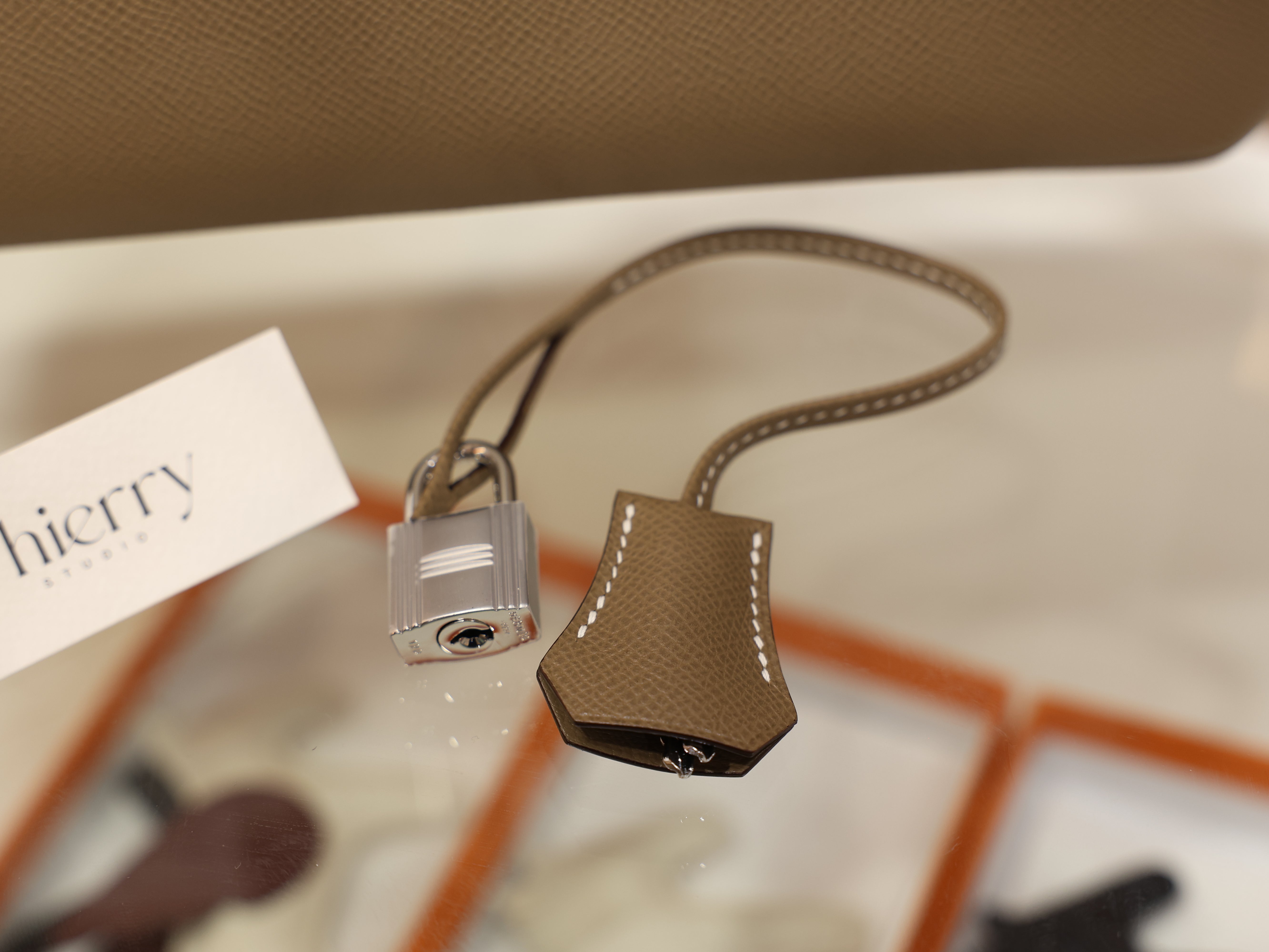 버킨 30 앱송 르투르네 앱송 은장