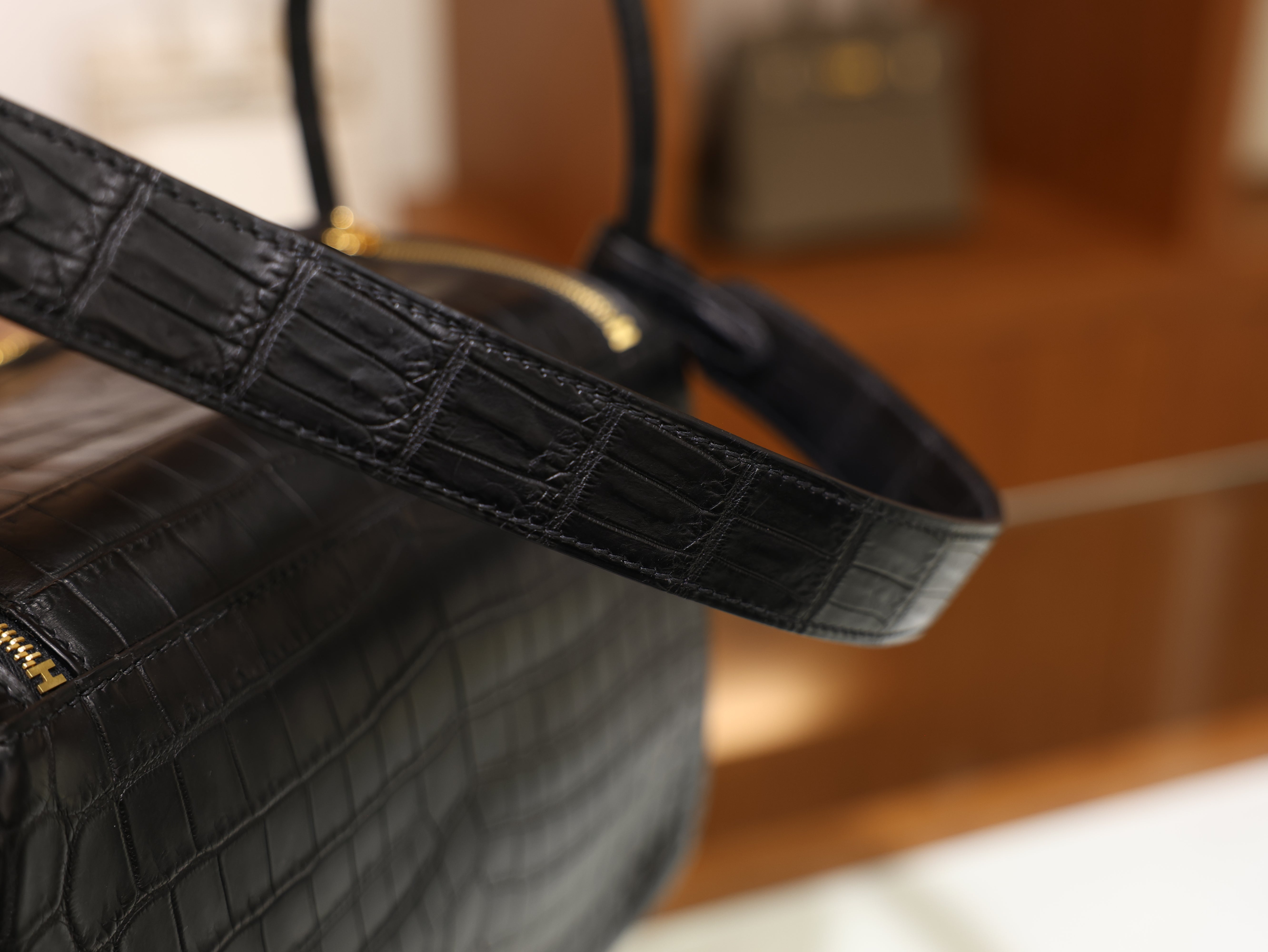 린디 26 매트 닐로티쿠스 블랙 금장