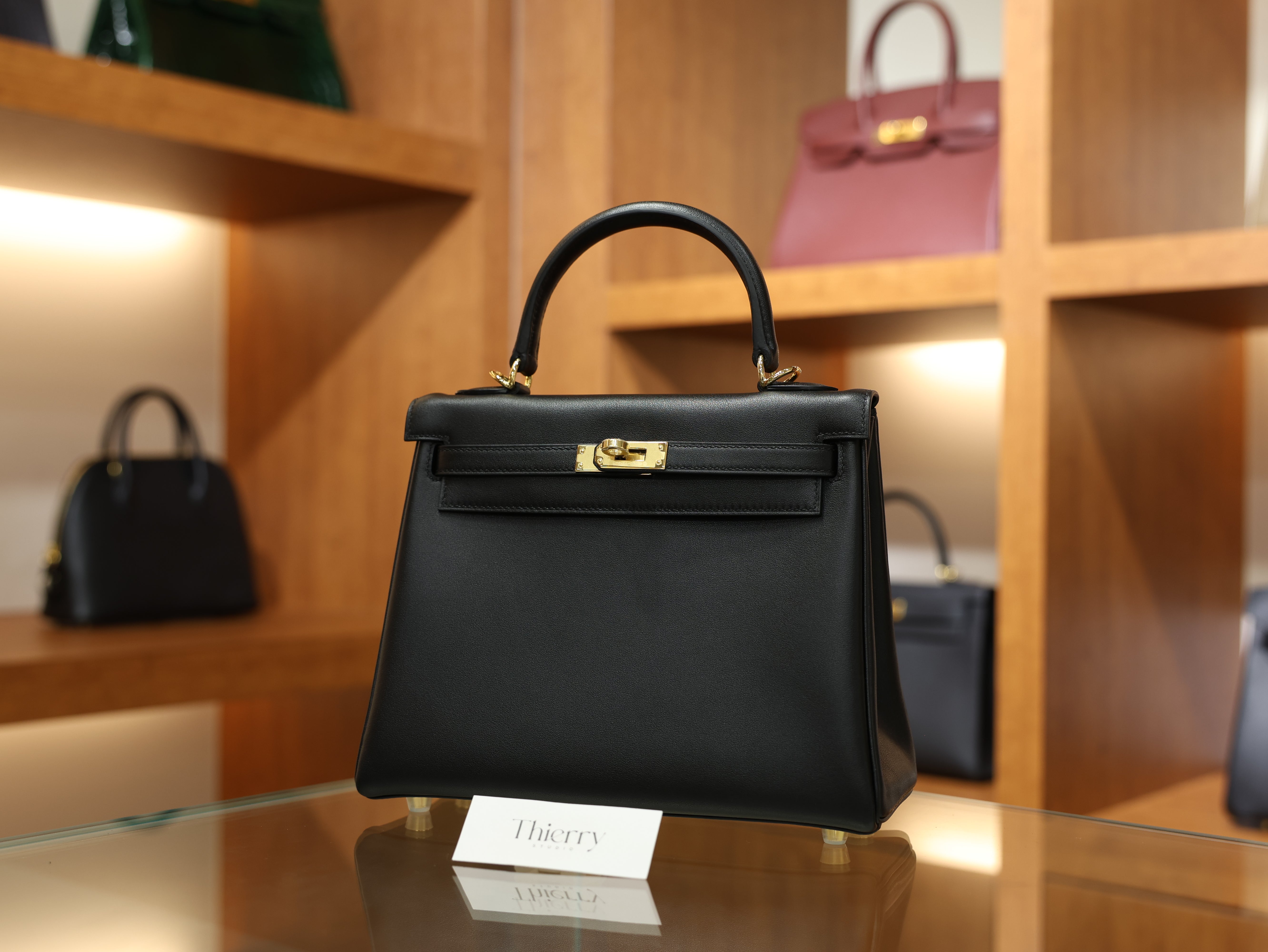 켈리 25 스위프트 블랙 금장