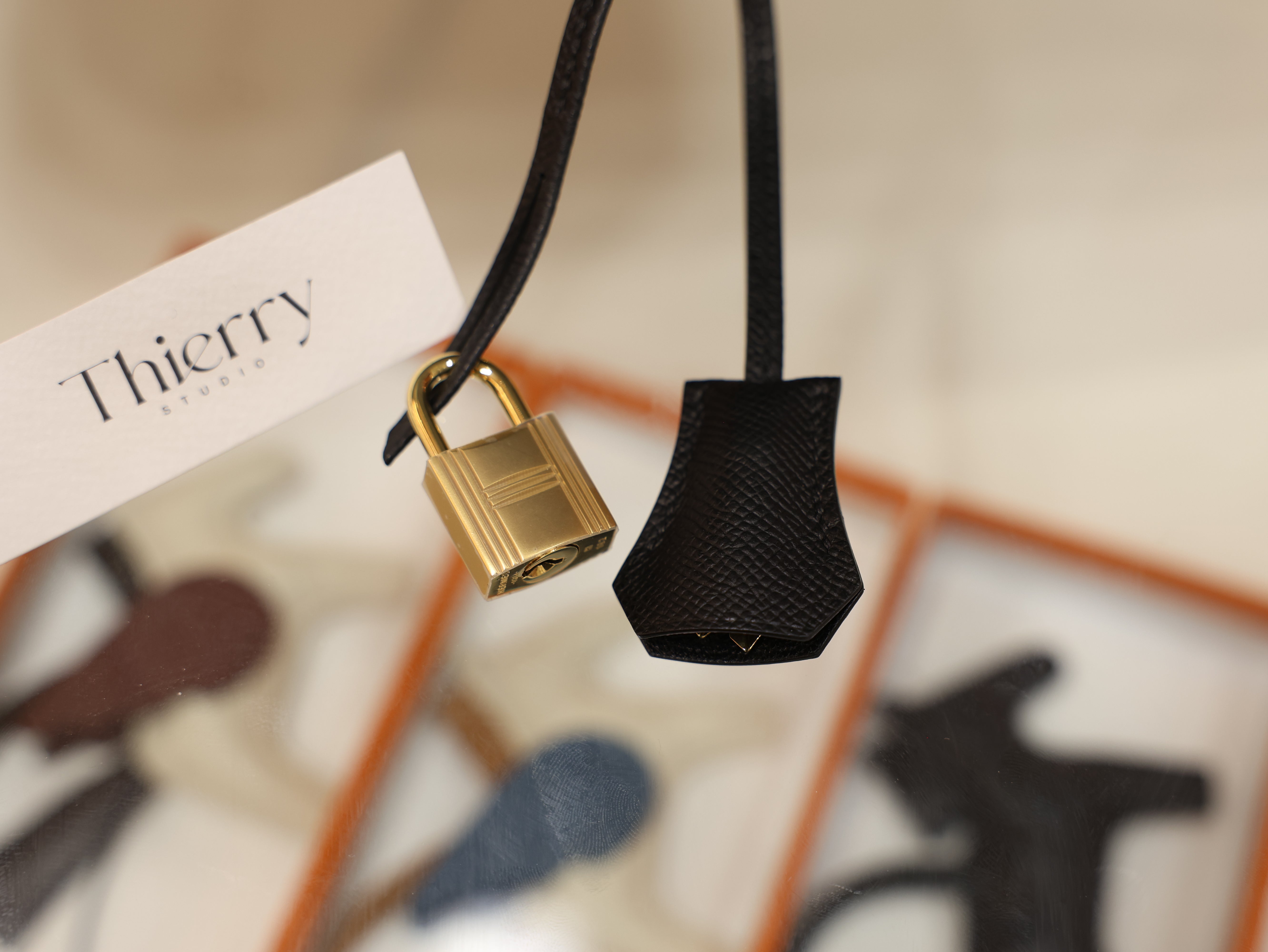 버킨 30 앱송 르투르네 블랙 금장