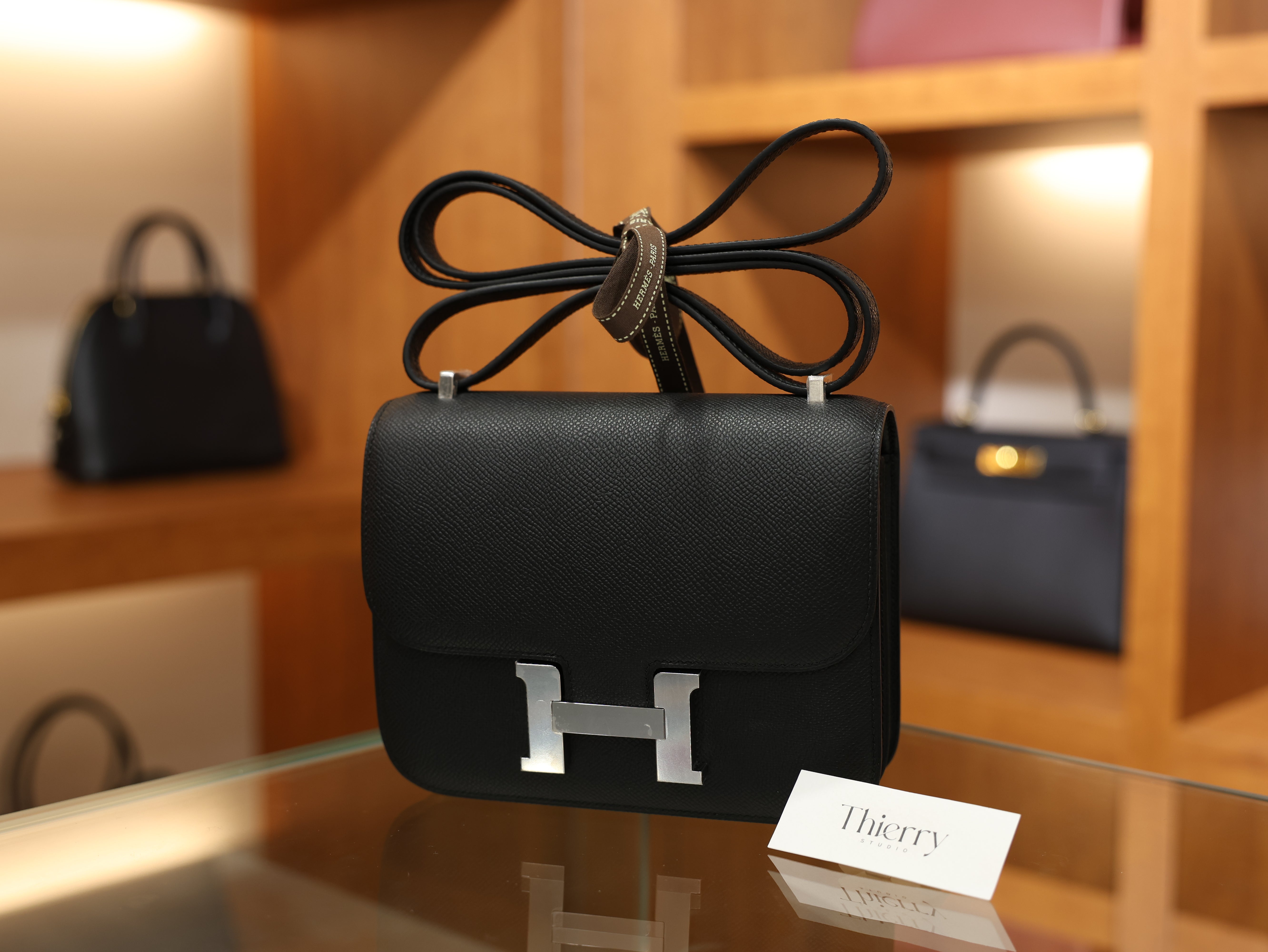 콘스탄스 18 앱송 블랙 은장