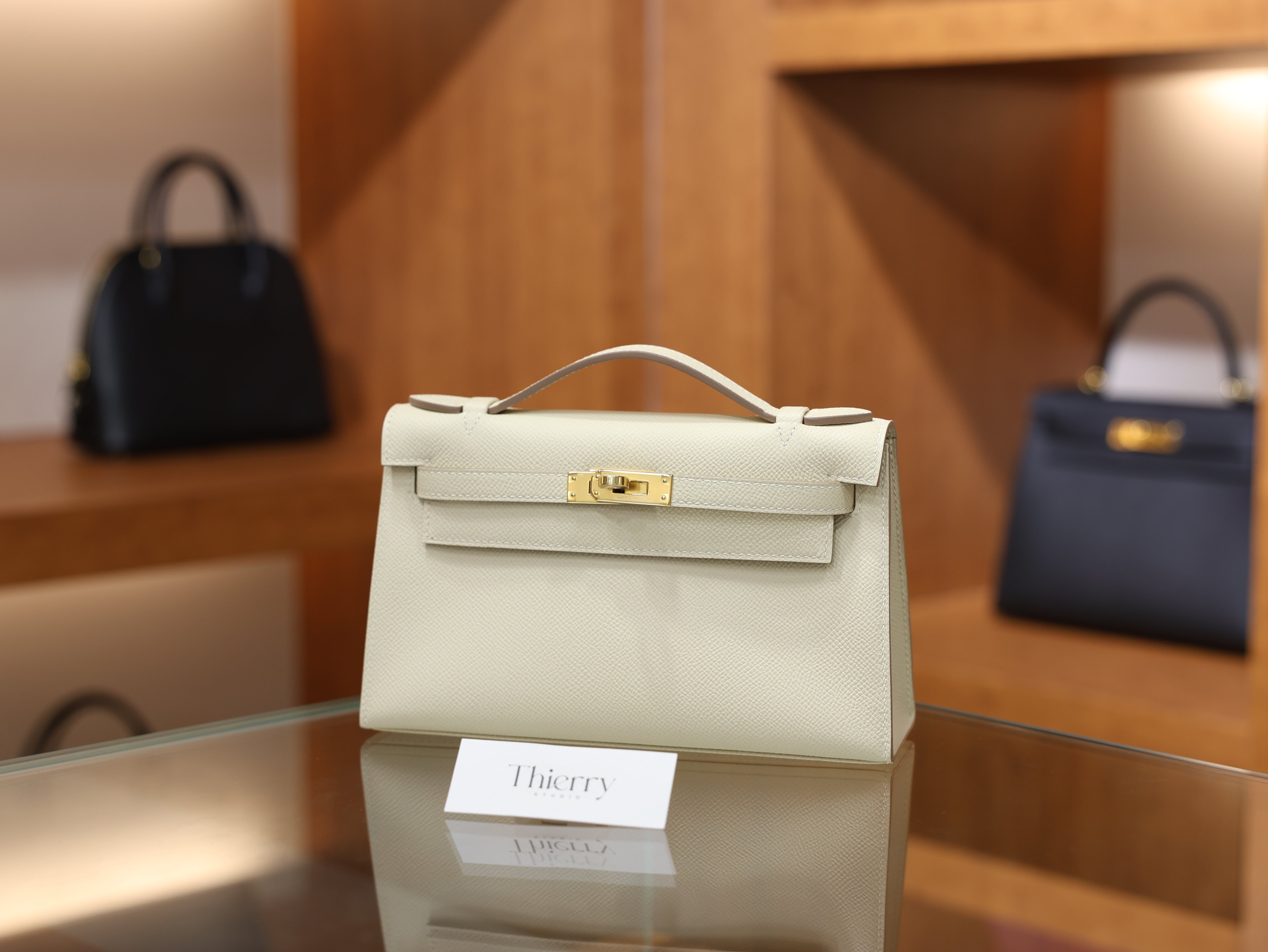 켈리 포쉐트 앱송 끄레 금장