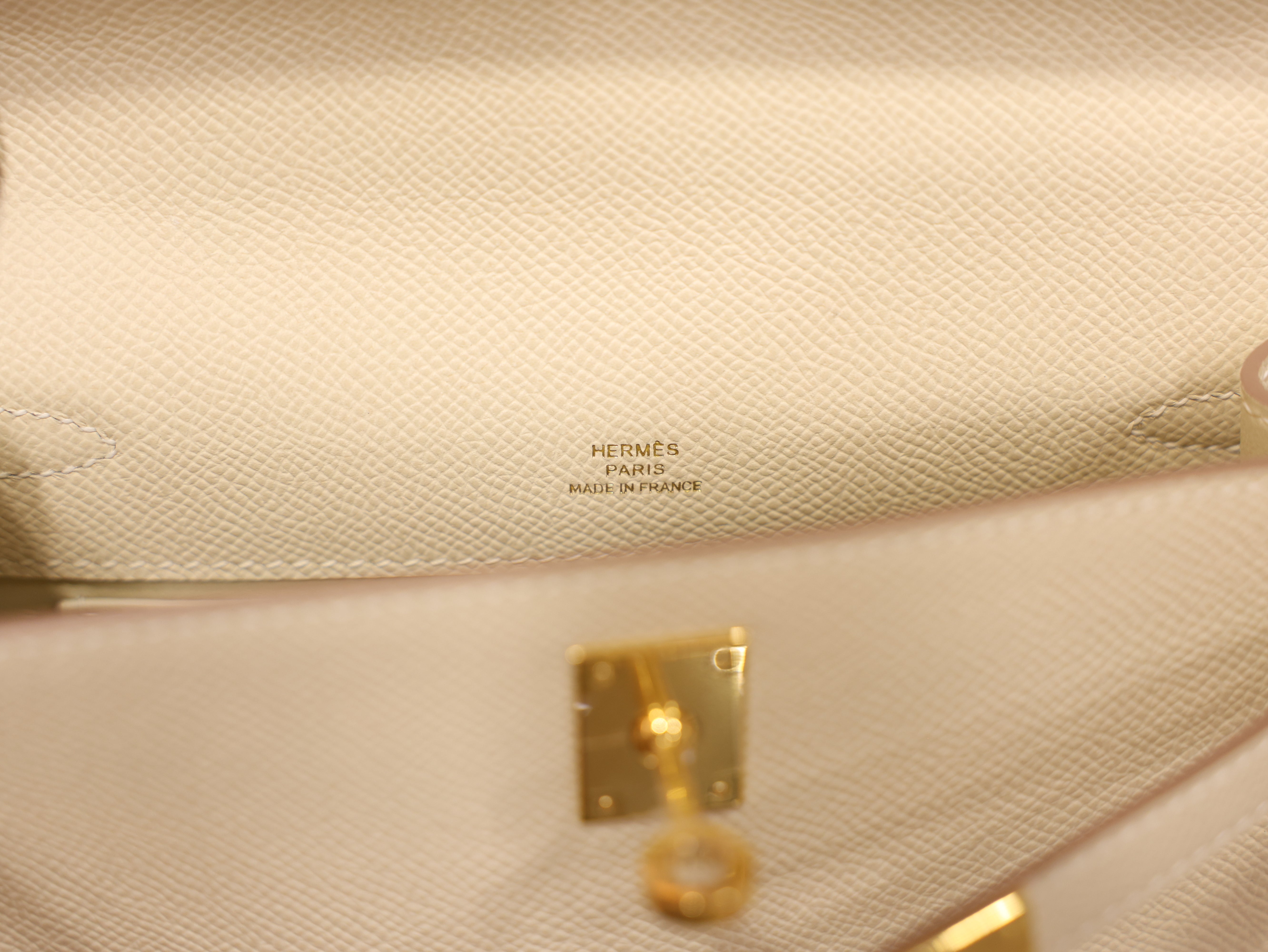 켈리 포쉐트 앱송 끄레 금장