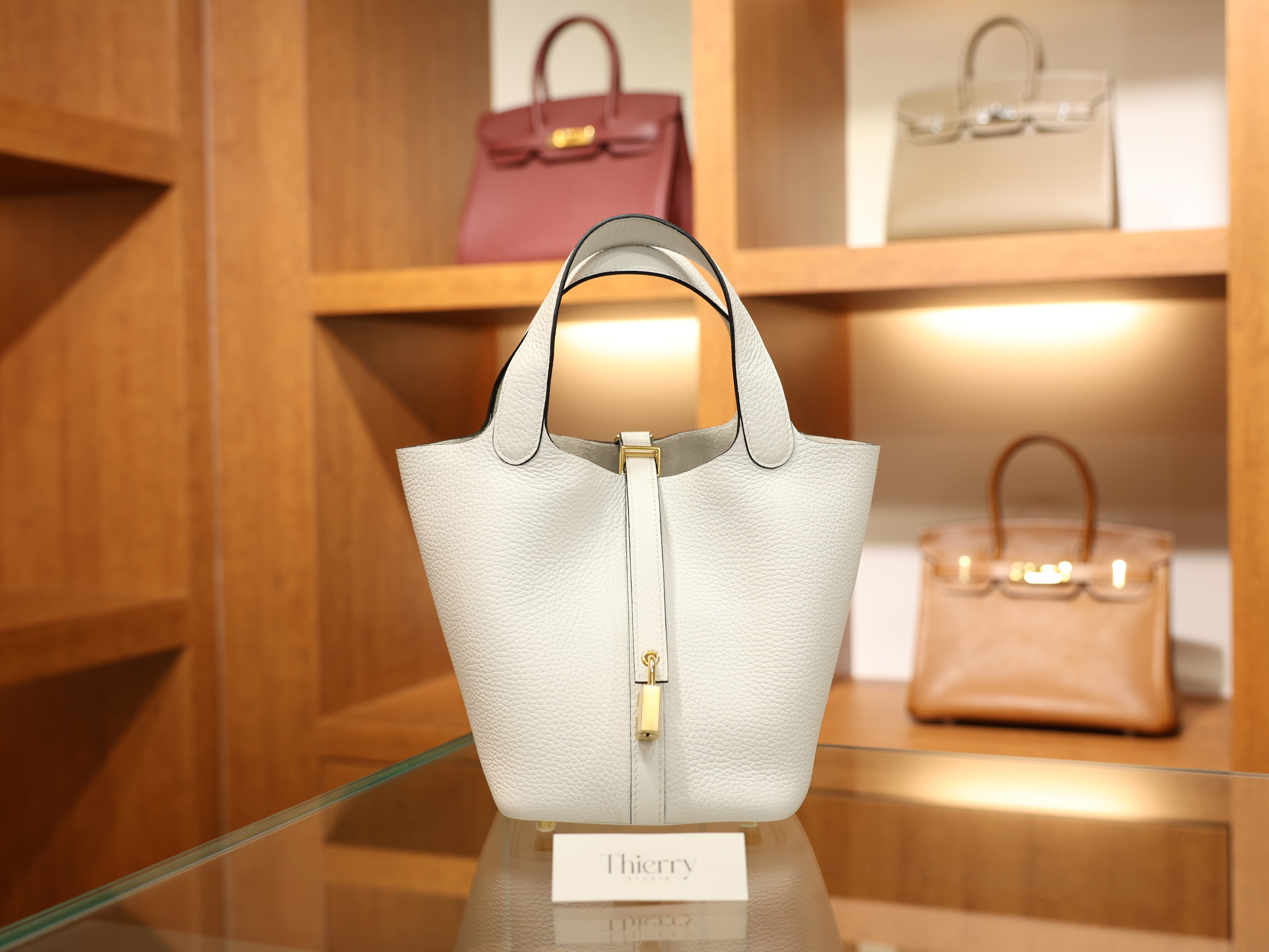 피코탄 18 끌레망스 뉴 화이트 금장